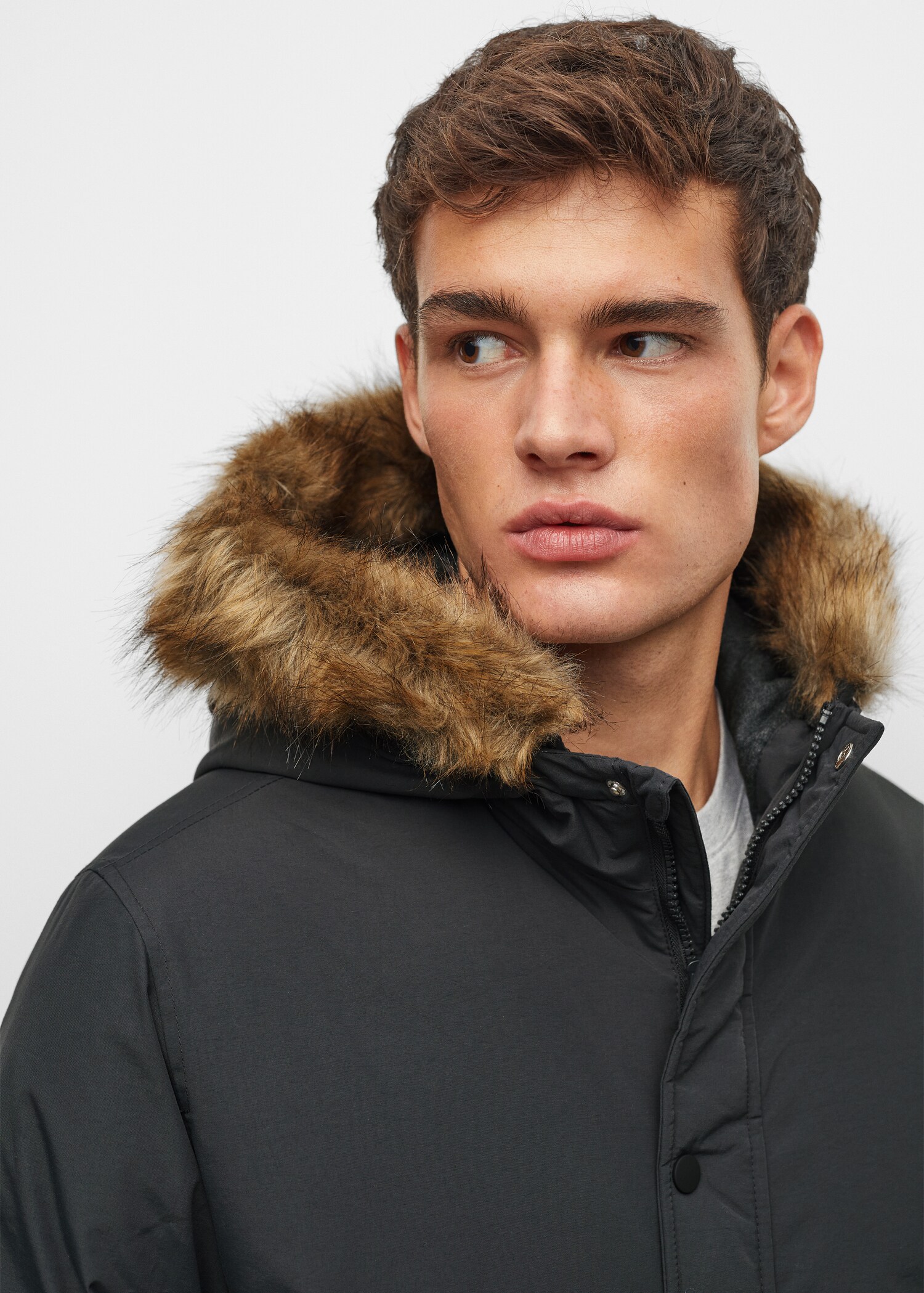Faux fur hood coat - Details of the article 4