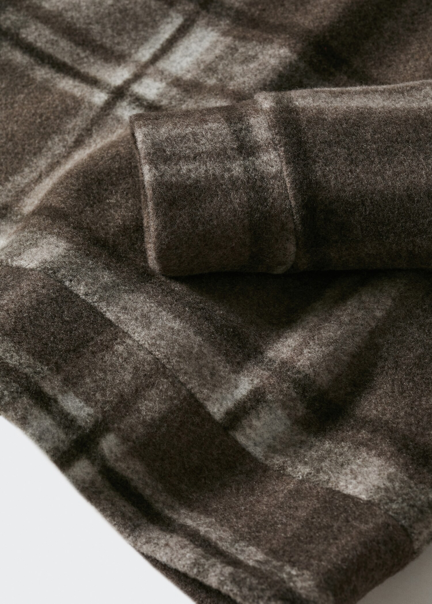 Texturiertes Sweatshirt mit Karomuster - Detail des Artikels 8