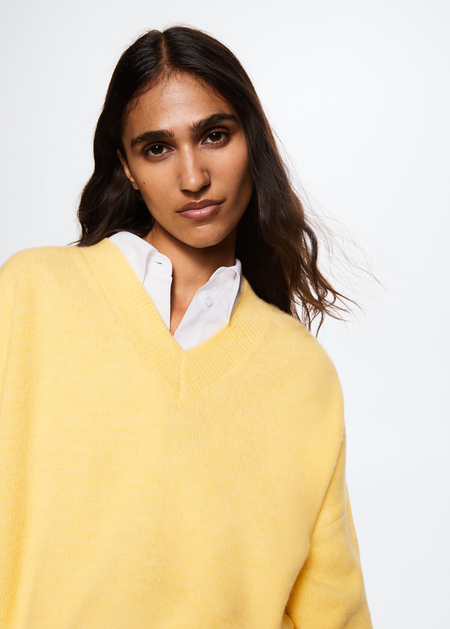 V-neck knit sweater - Details of the article 1