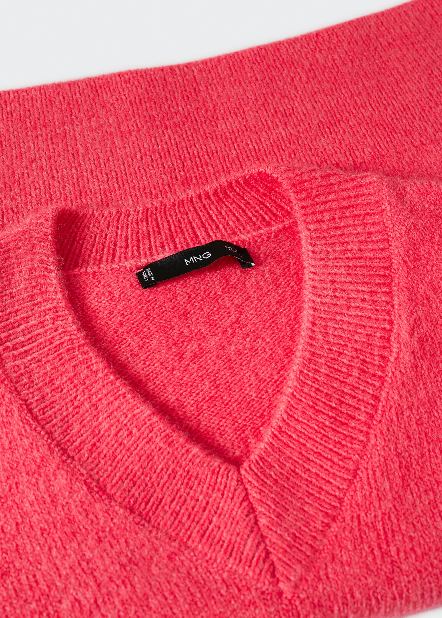V-neck knit sweater - Details of the article 8