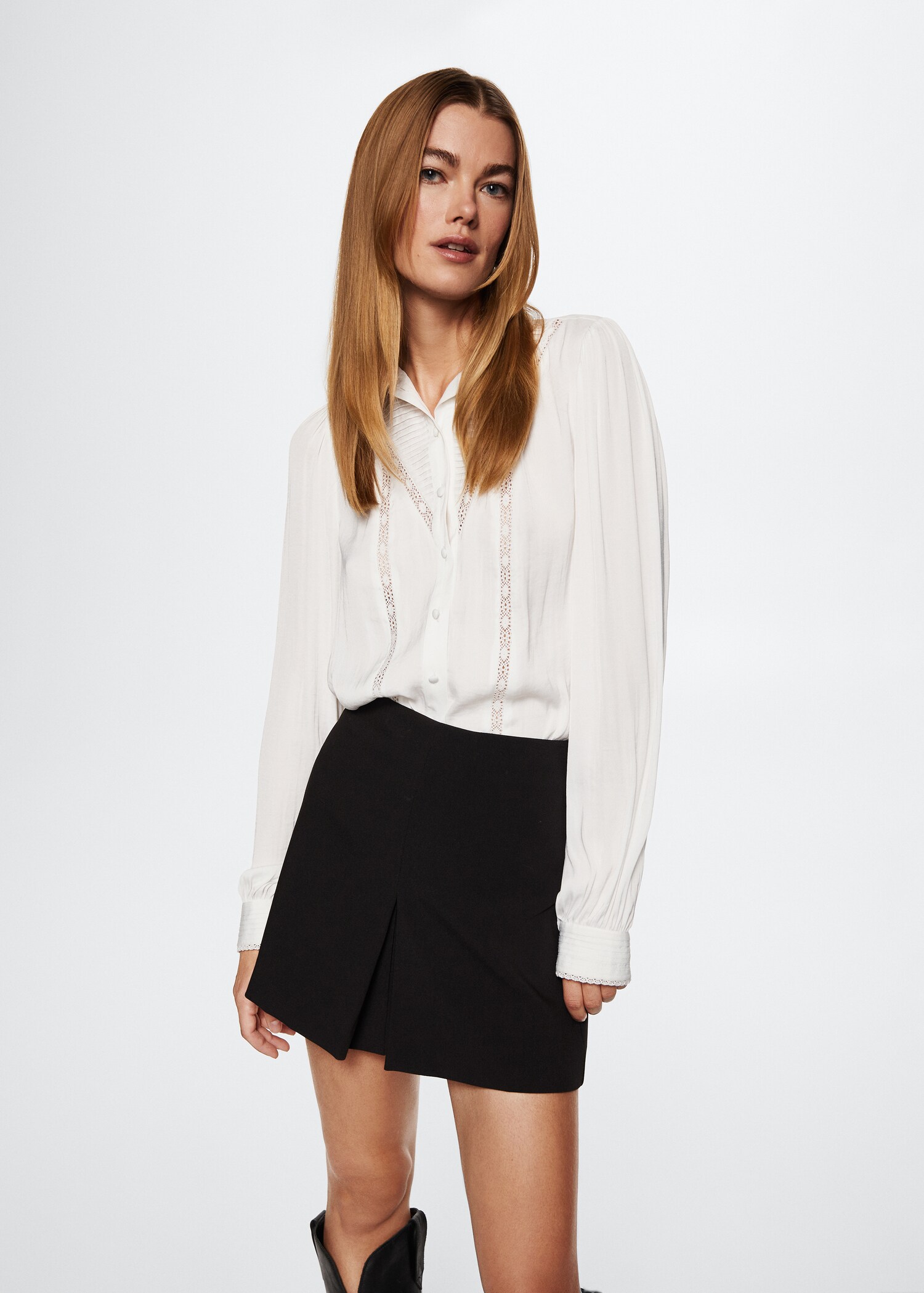 Blouse with lace detail - Medium plane