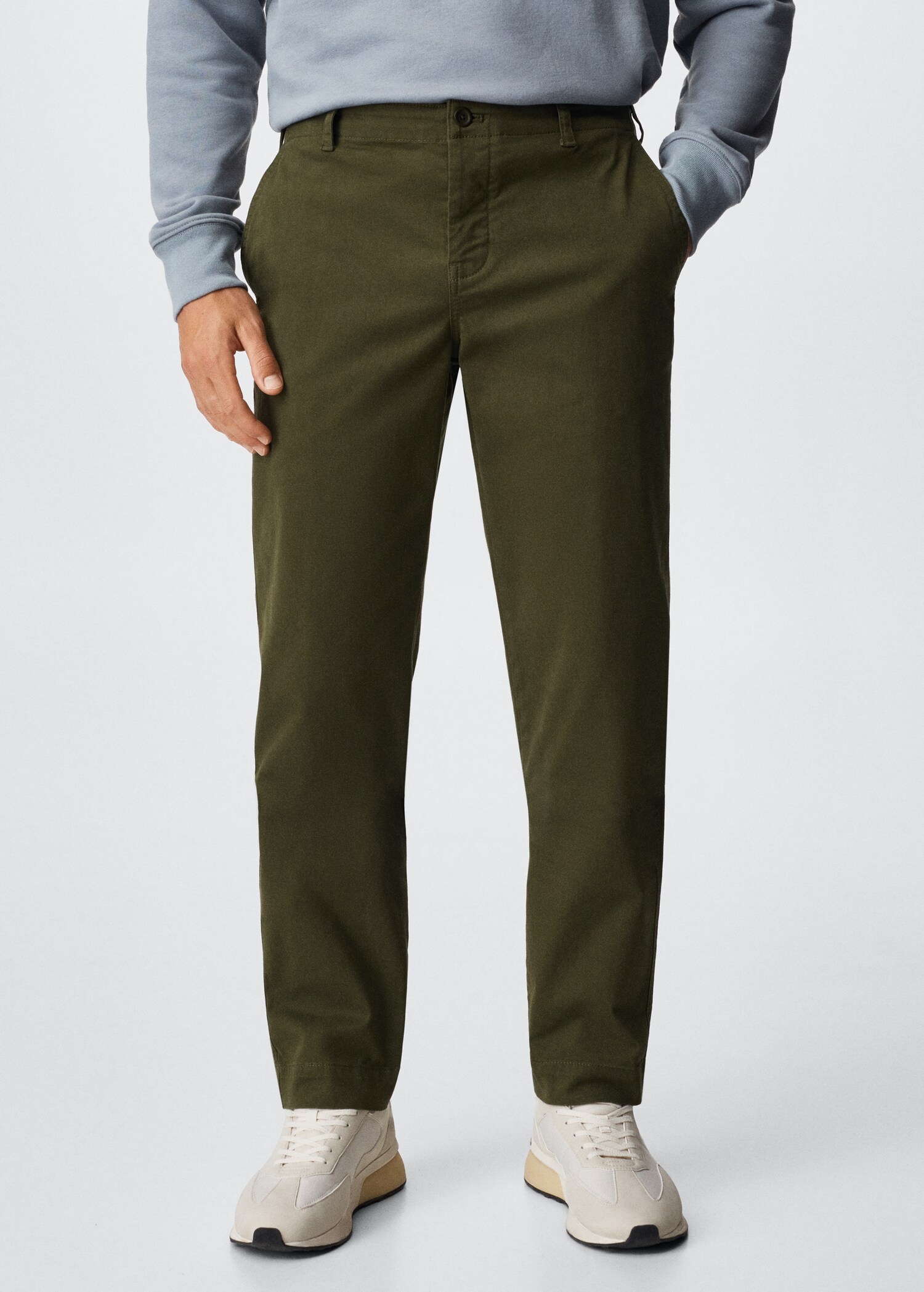Pantalón chino regular fit - Plano medio