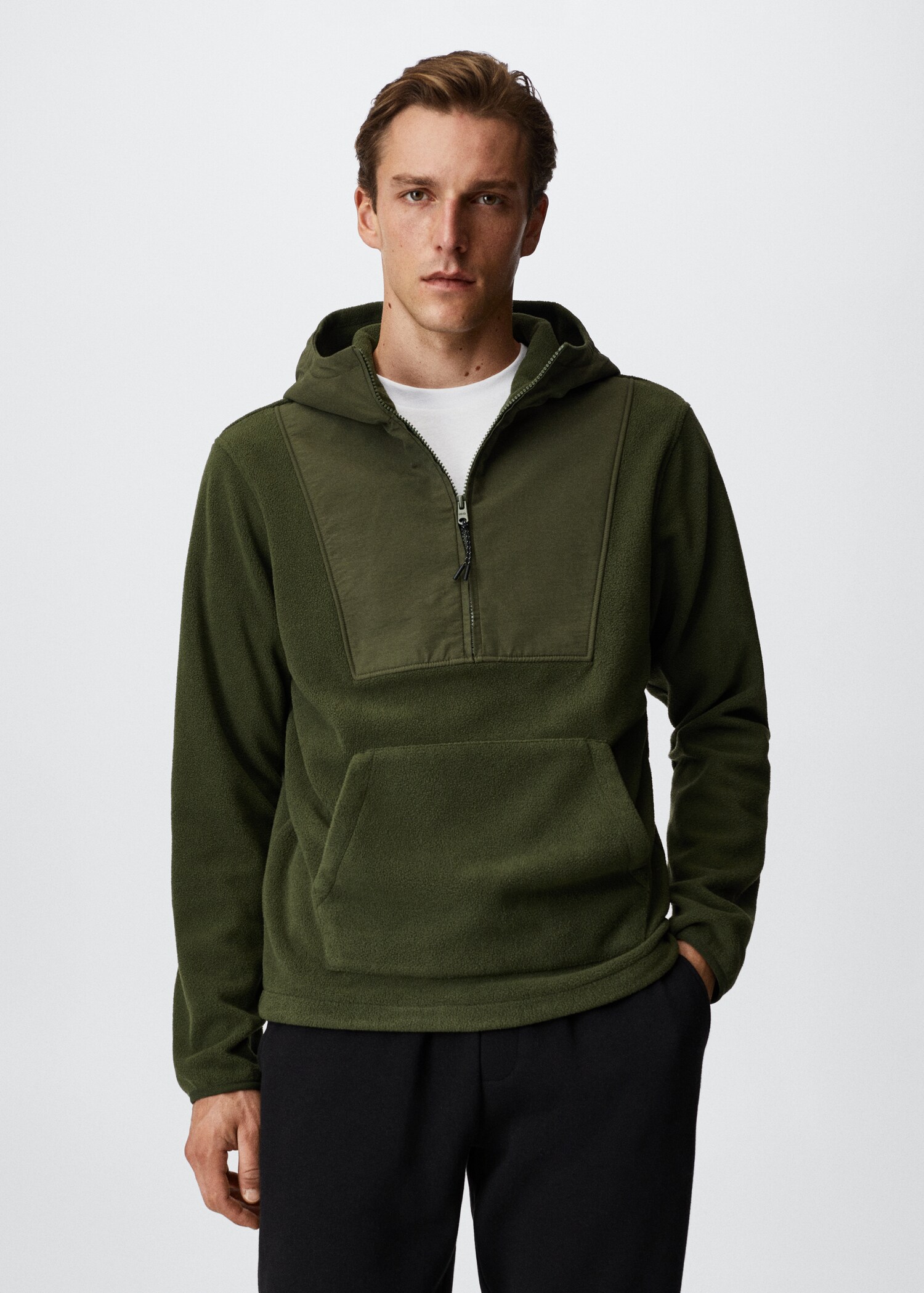 Sweatshirt de capuz combinada - Plano médio