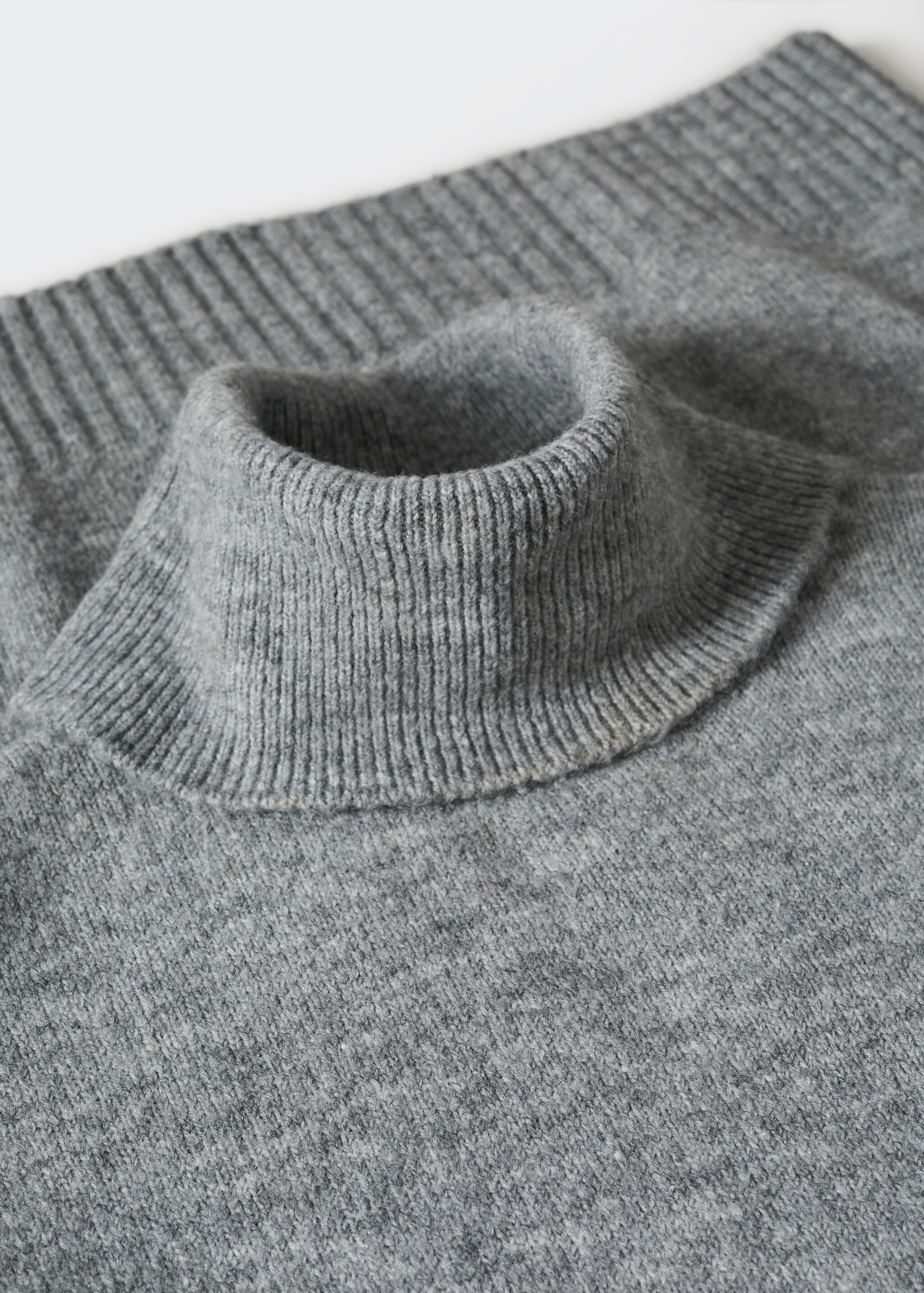 Turtle neck dress - Details of the article 8