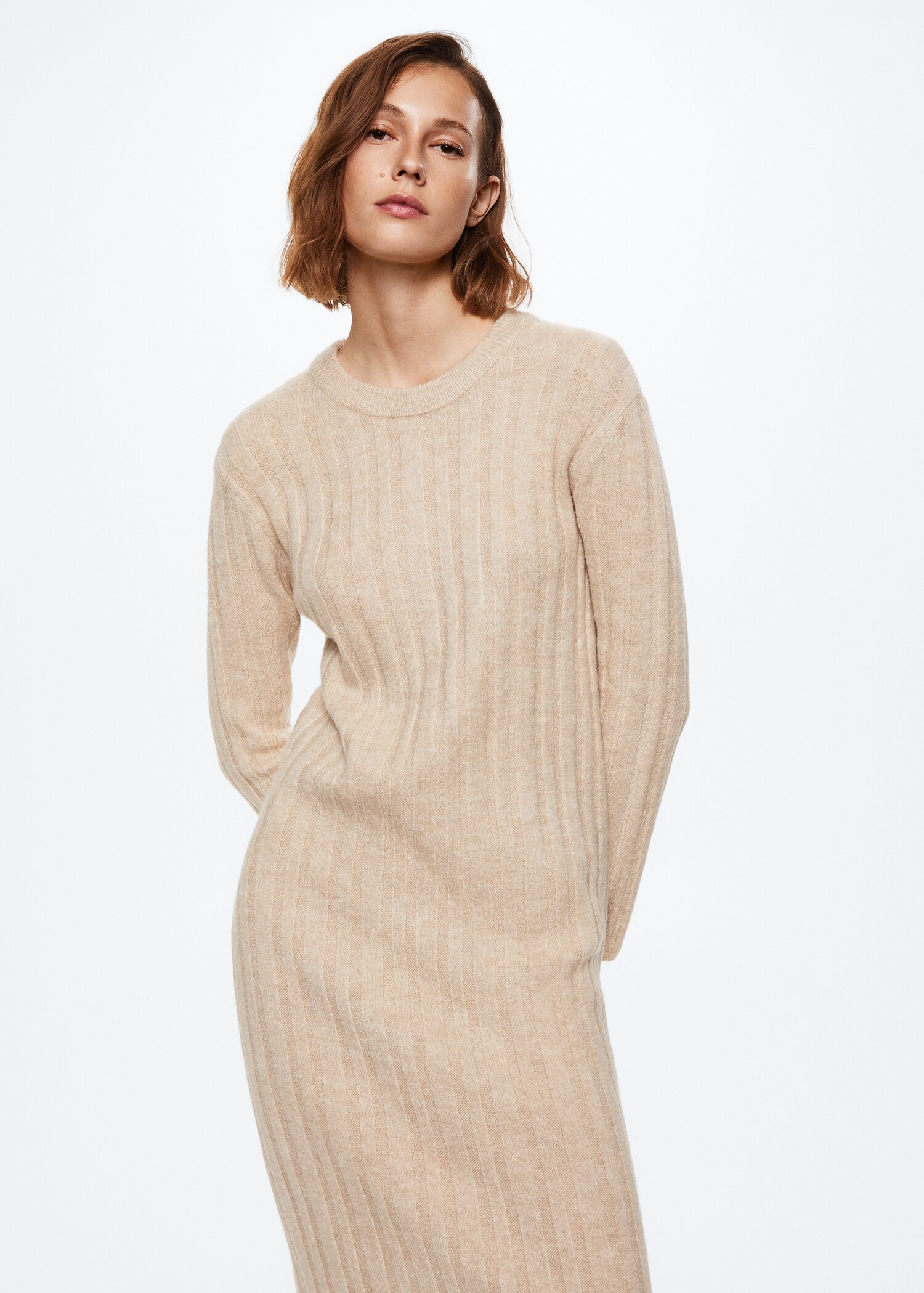 Vestido midi canelado - Plano médio