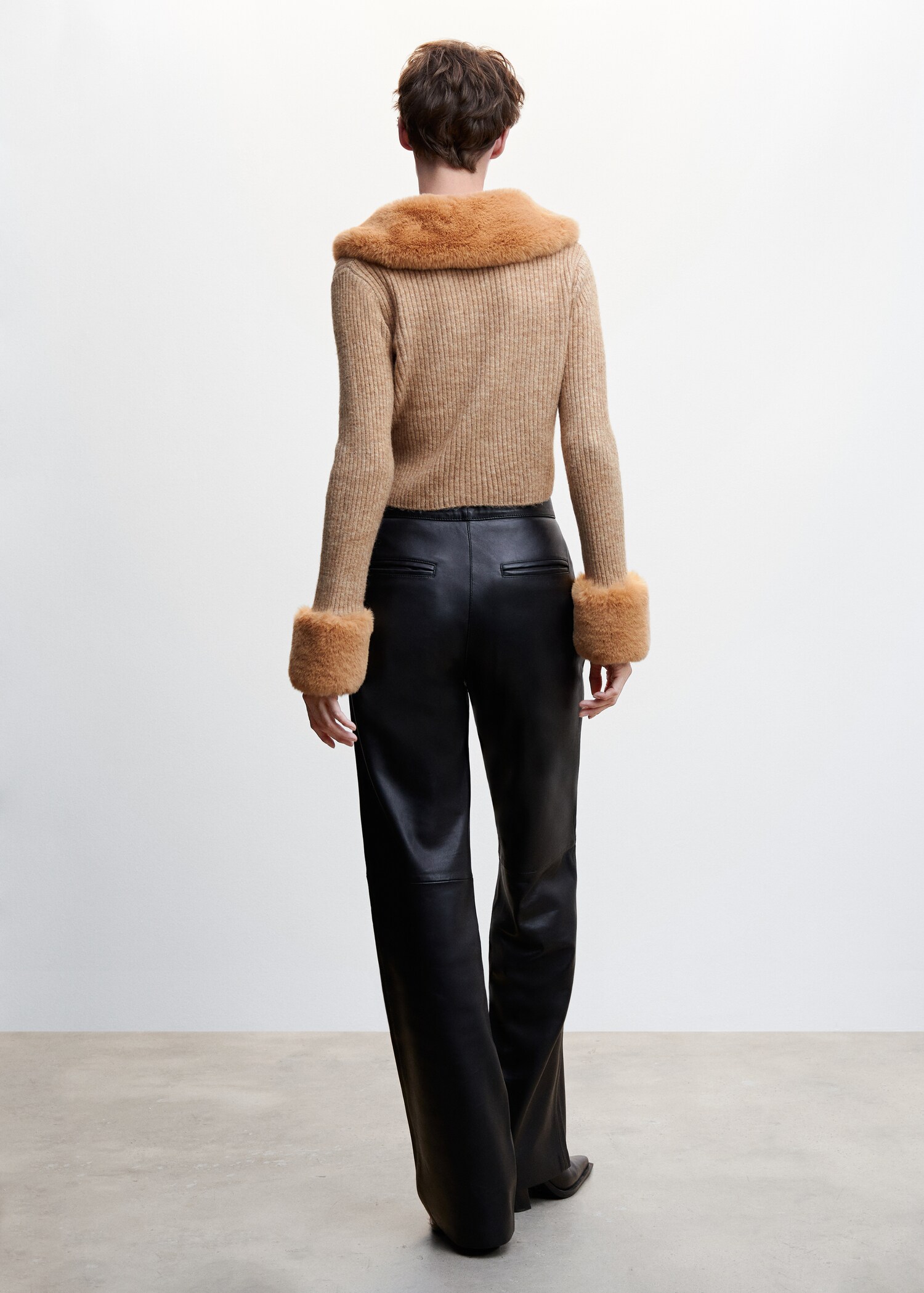 Cardigan faux-fur neck - Reverse of the article