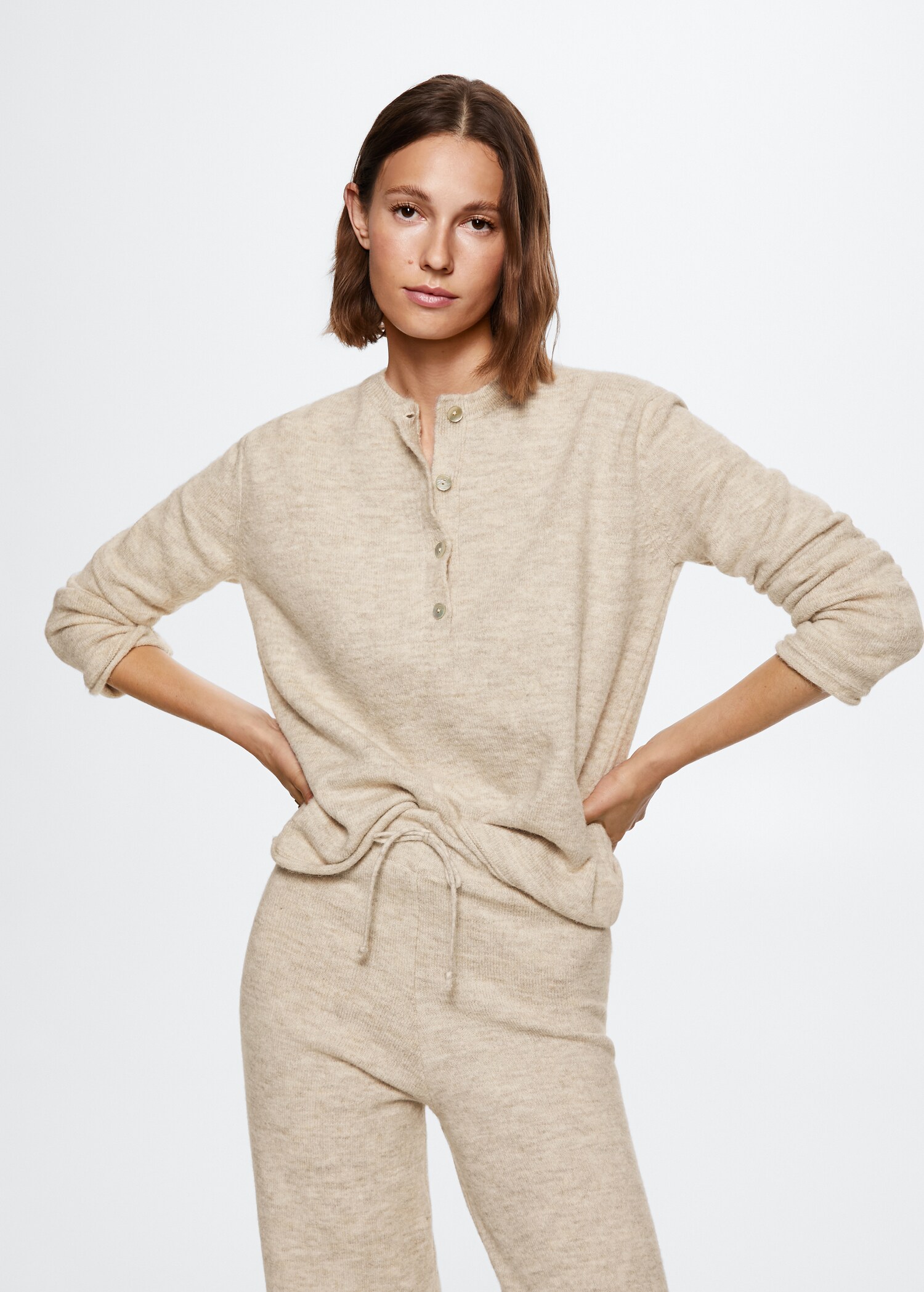 Knitted ribbed sweater - Medium plane