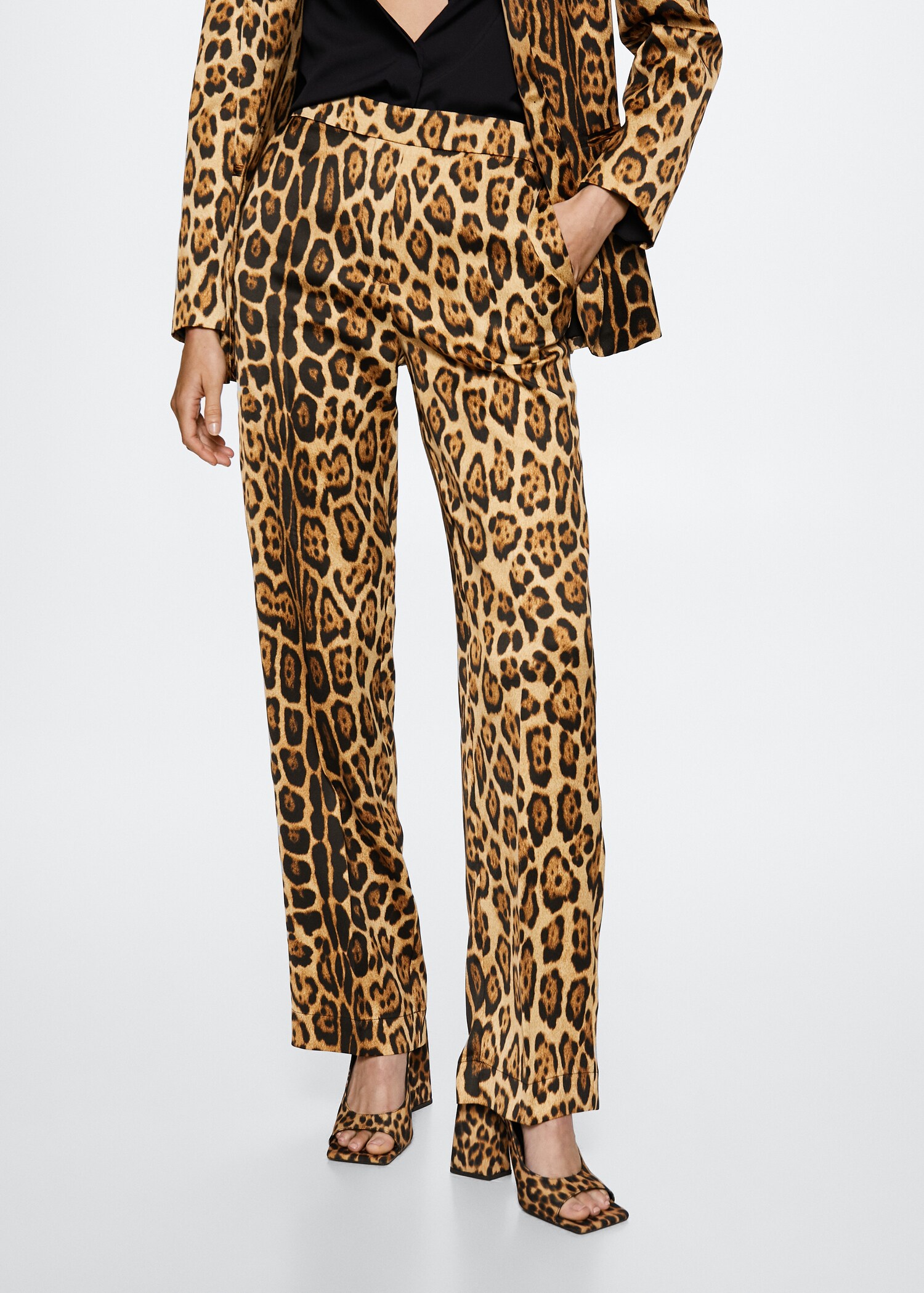 Pantalon tailleur léopard - Plan moyen