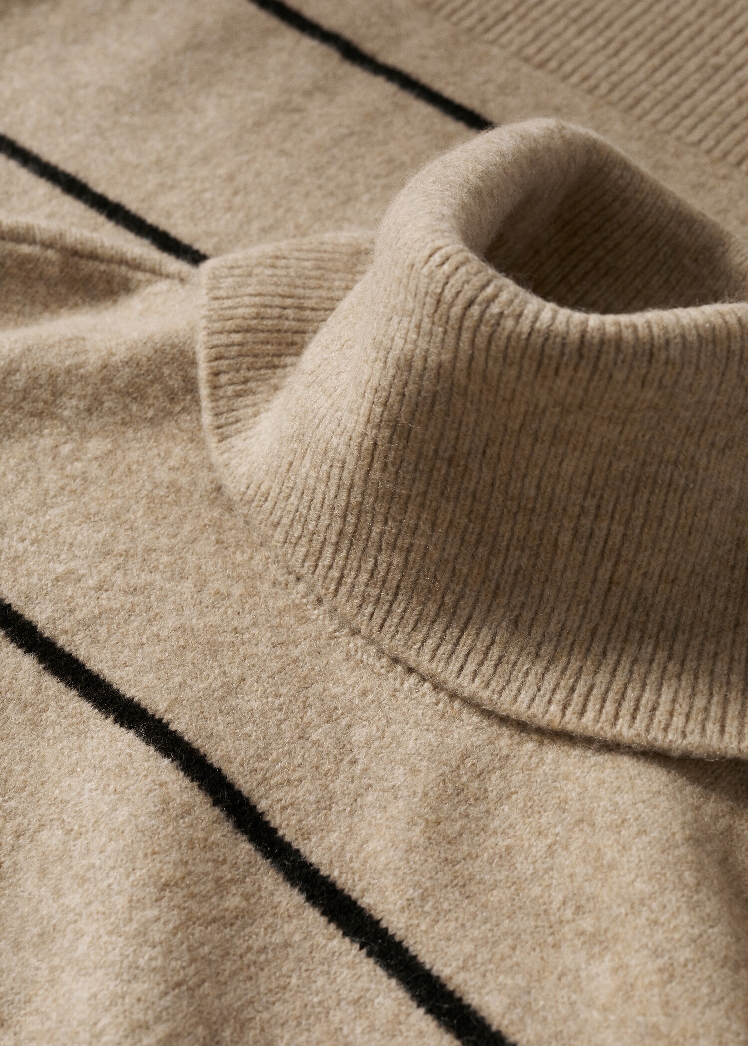 Vestido punto cuello vuelto - Detalle del artículo 8