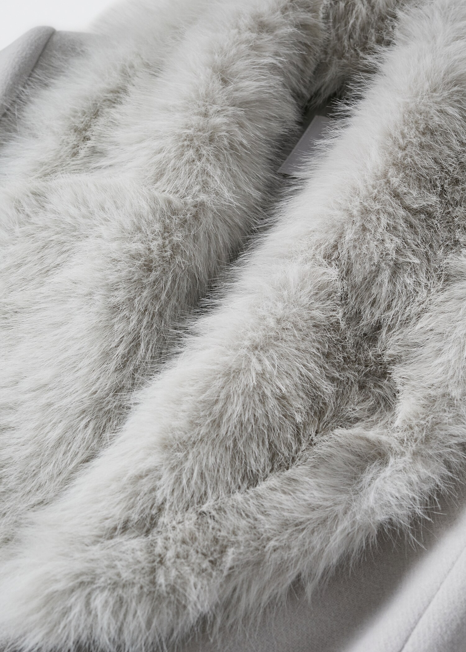 Detachable wool coat with fur-effect collar - Details of the article 8