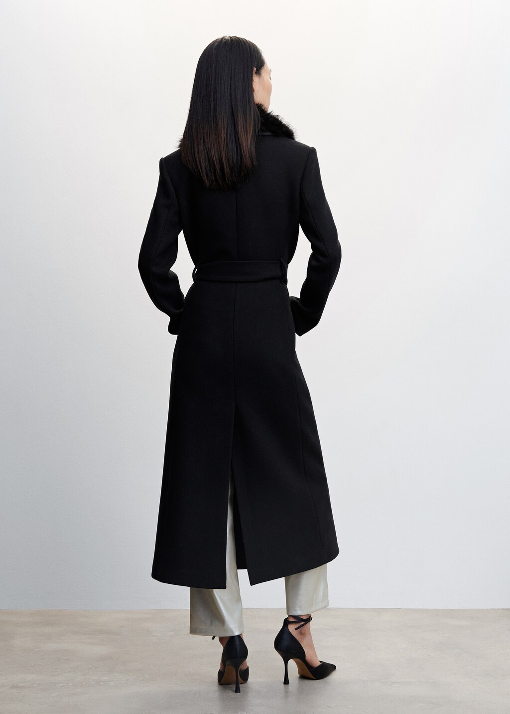 Detachable wool coat with fur-effect collar - Women | MANGO