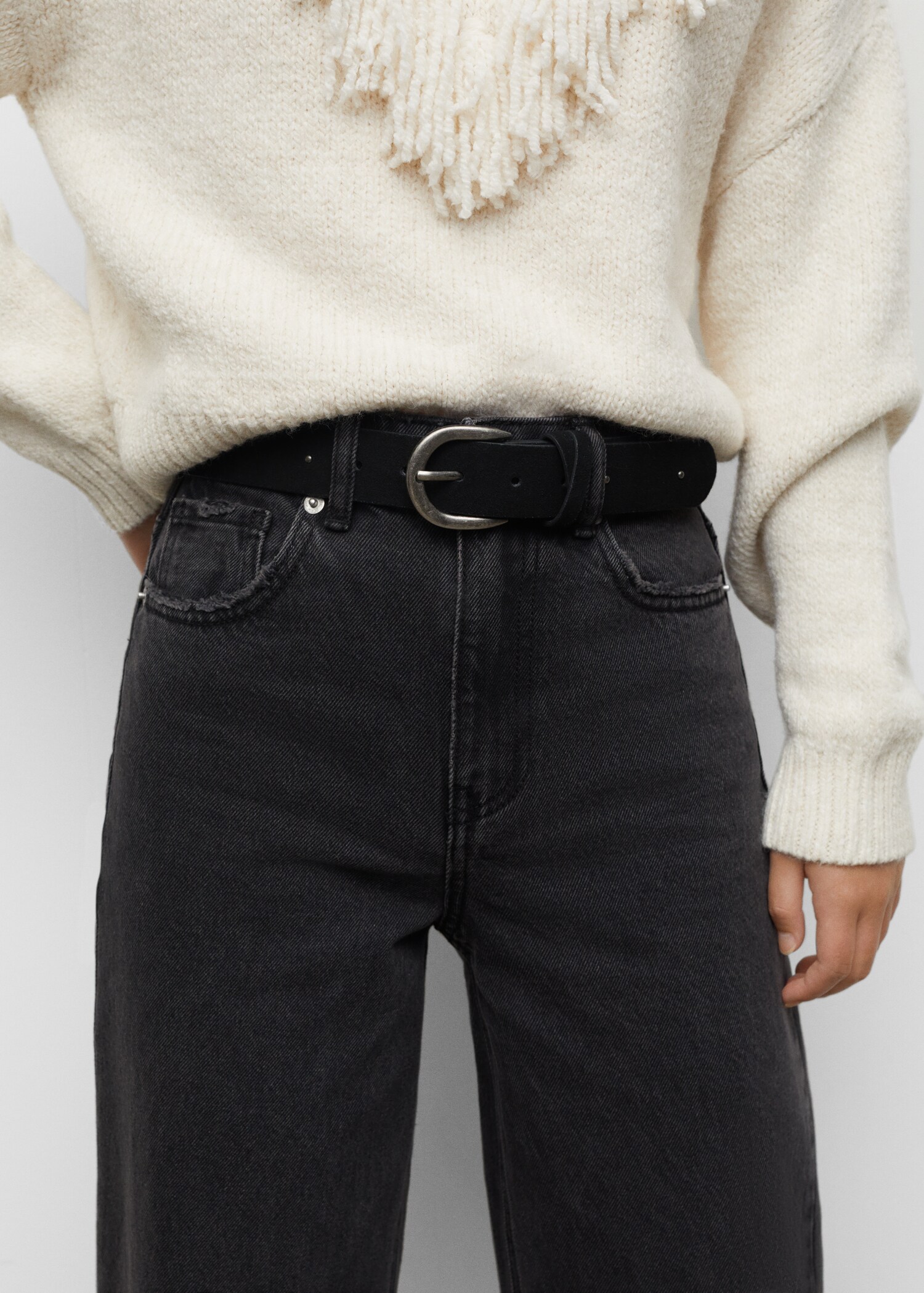 Stud leather belt - Details of the article 1