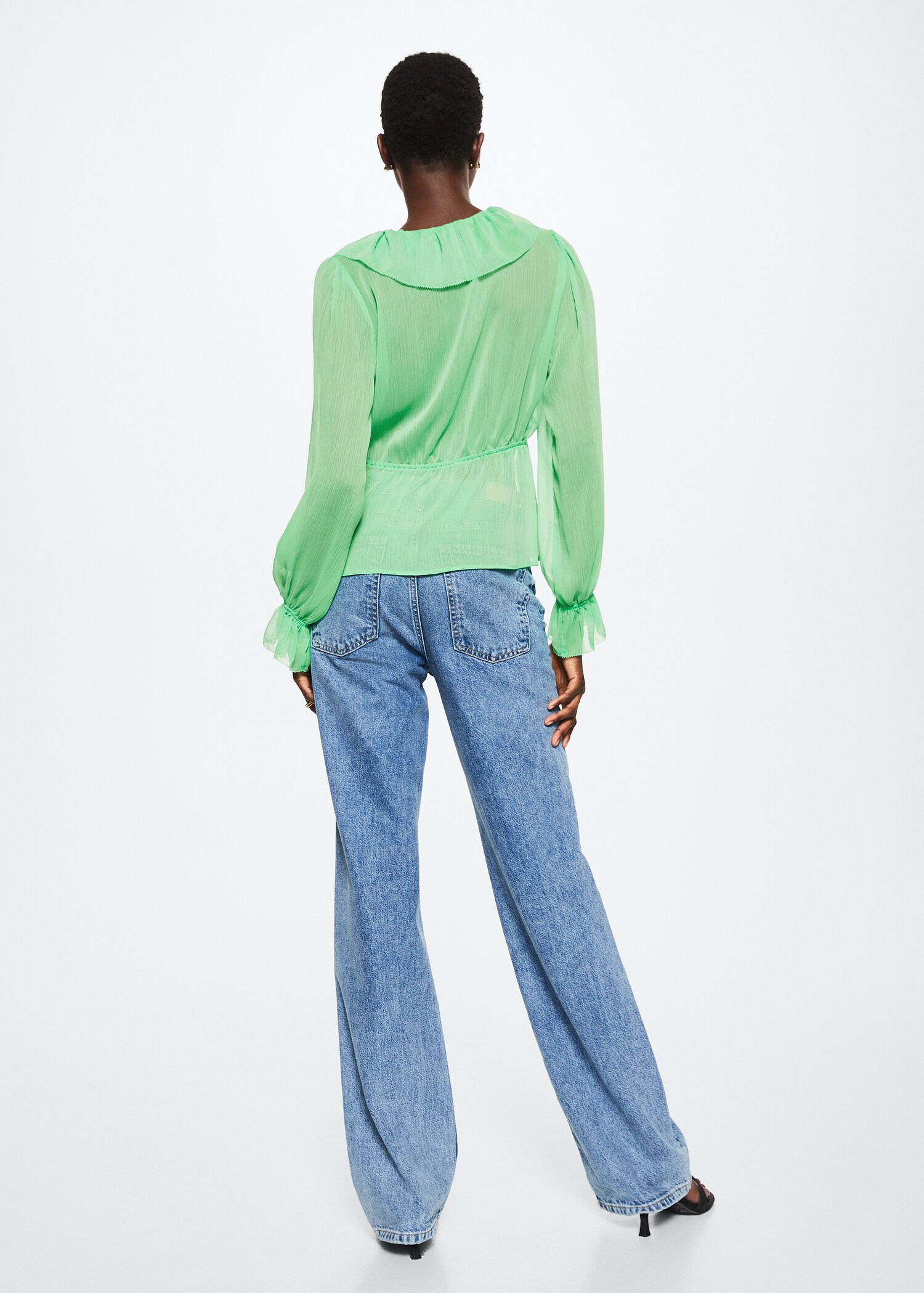 Ruffled neck blouse - Reverse of the article