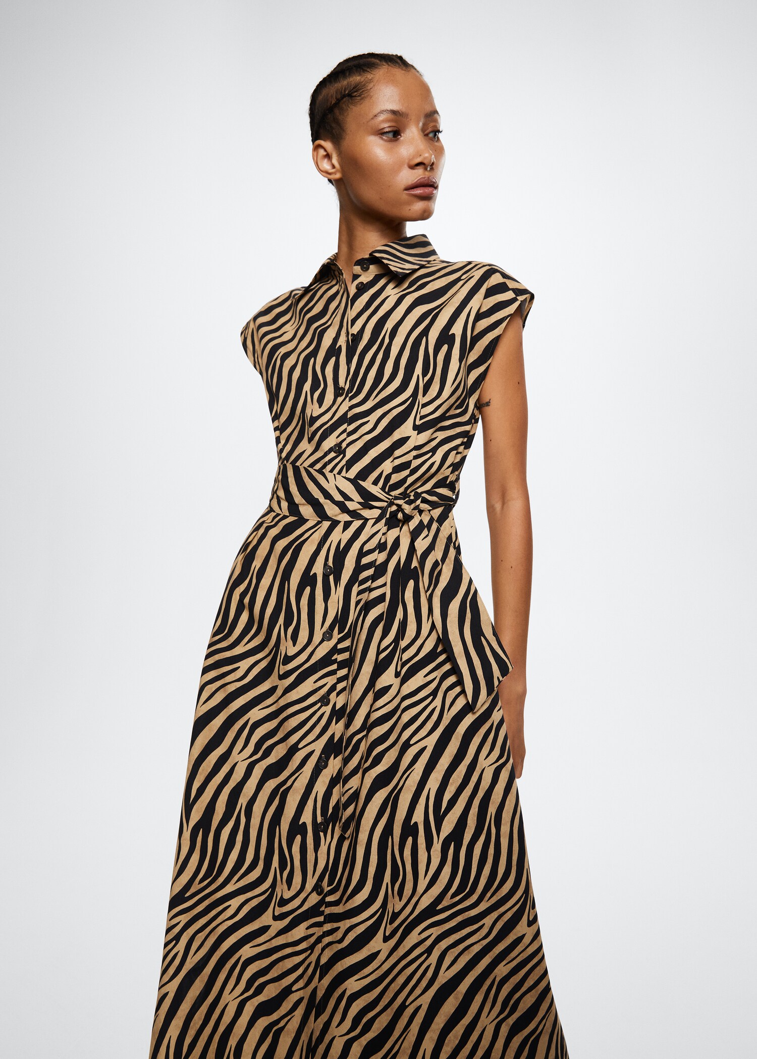 Vestido animal print - Plano medio