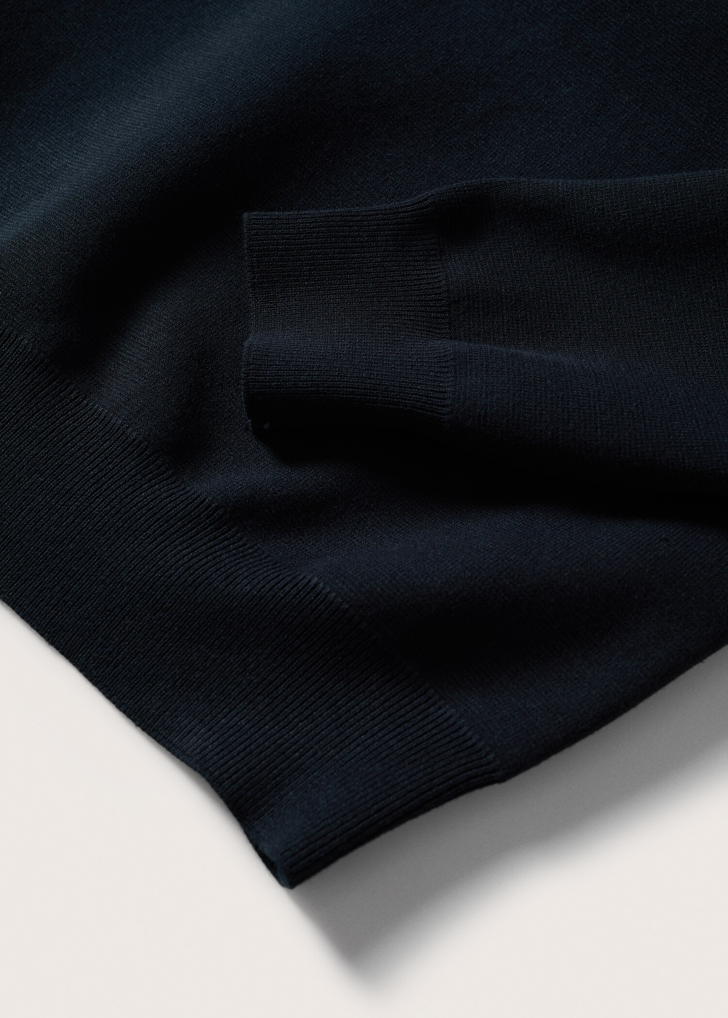 Round-neck breathable sweater - Details of the article 8