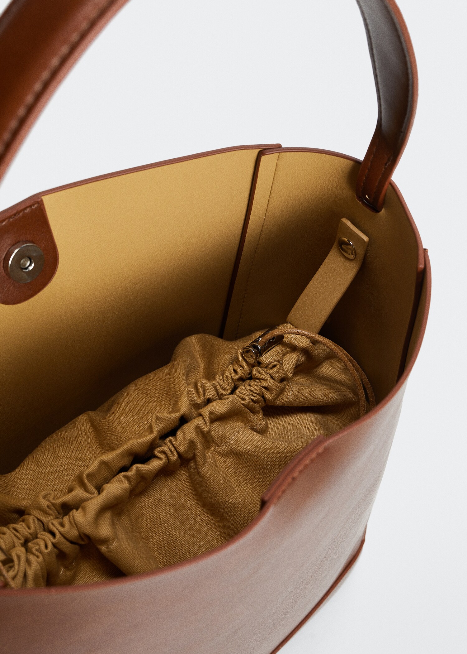 Short strap square bag - Details of the article 2