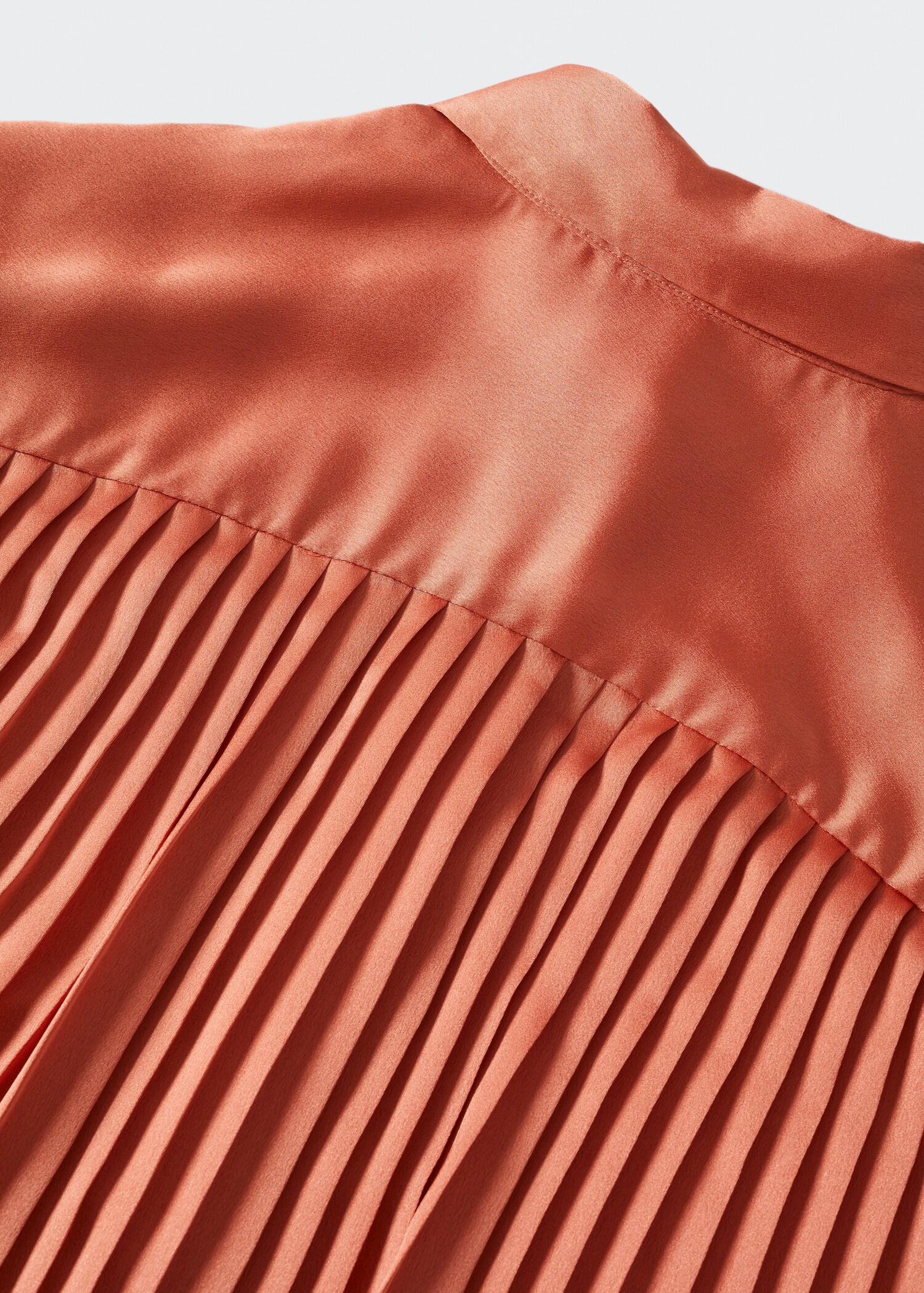 Satin pleated blouse - Details of the article 8