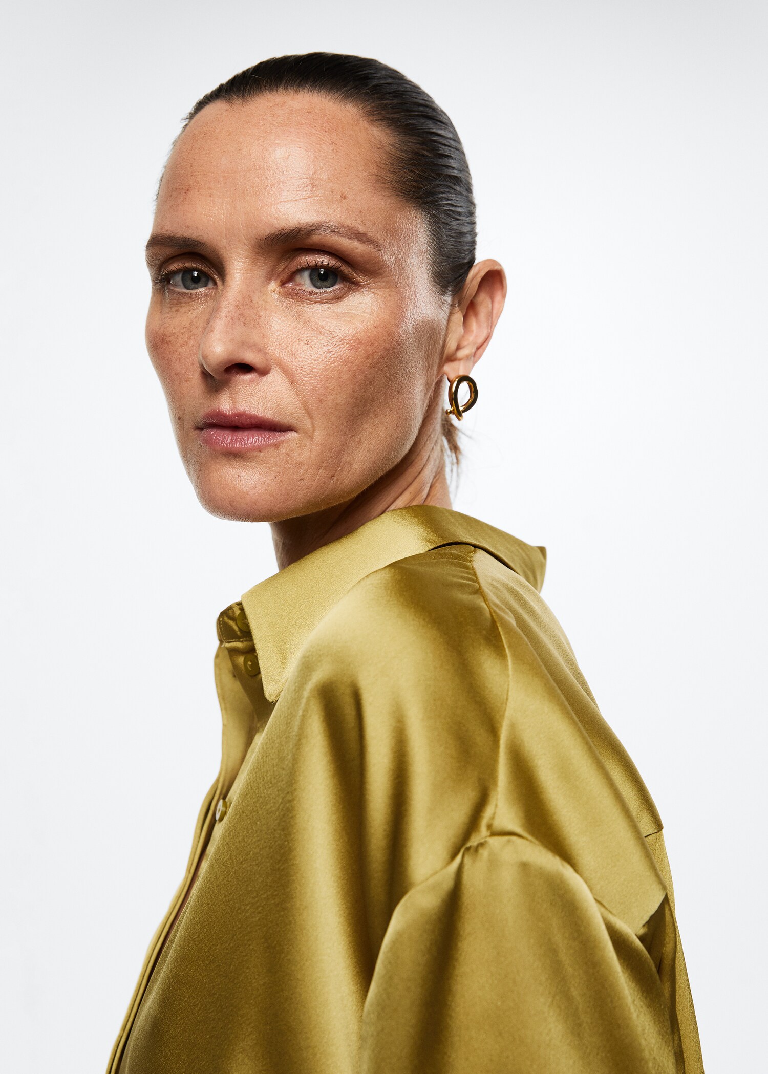 Satin pleated blouse - Details of the article 1