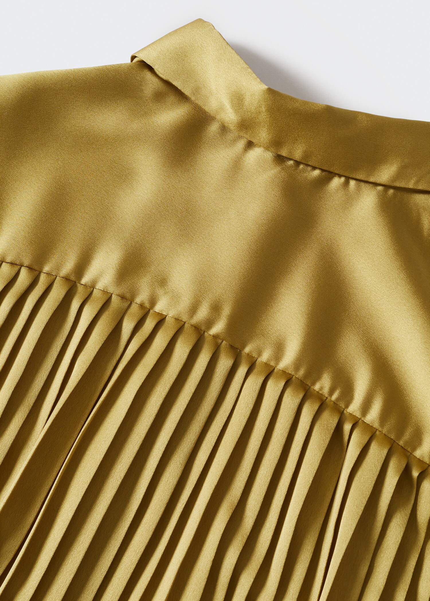 Satin pleated blouse - Details of the article 8