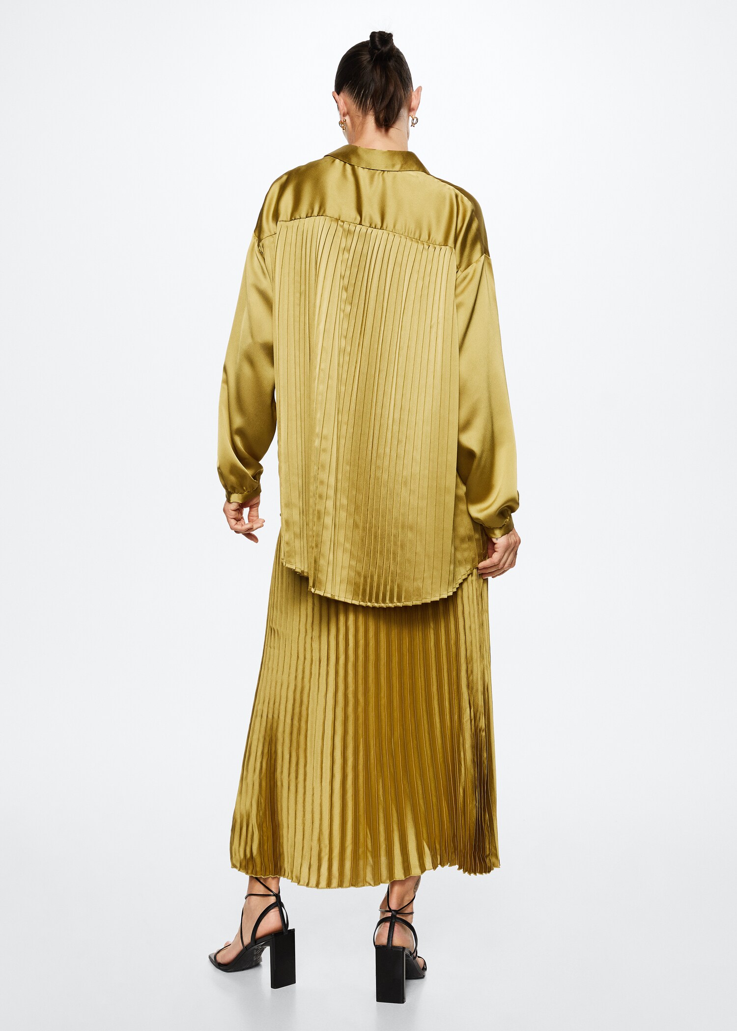 Satin pleated blouse - Reverse of the article