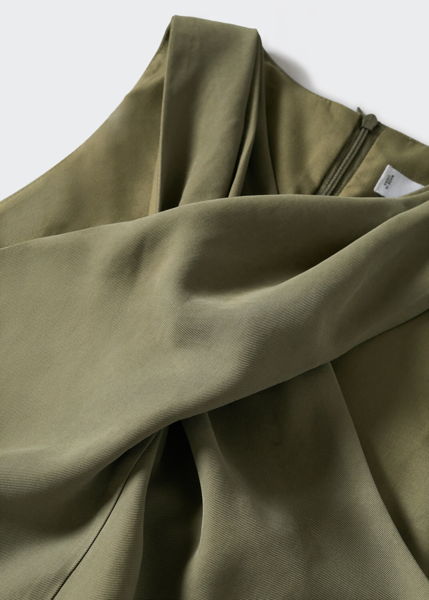 Crossover design top - Details of the article 8