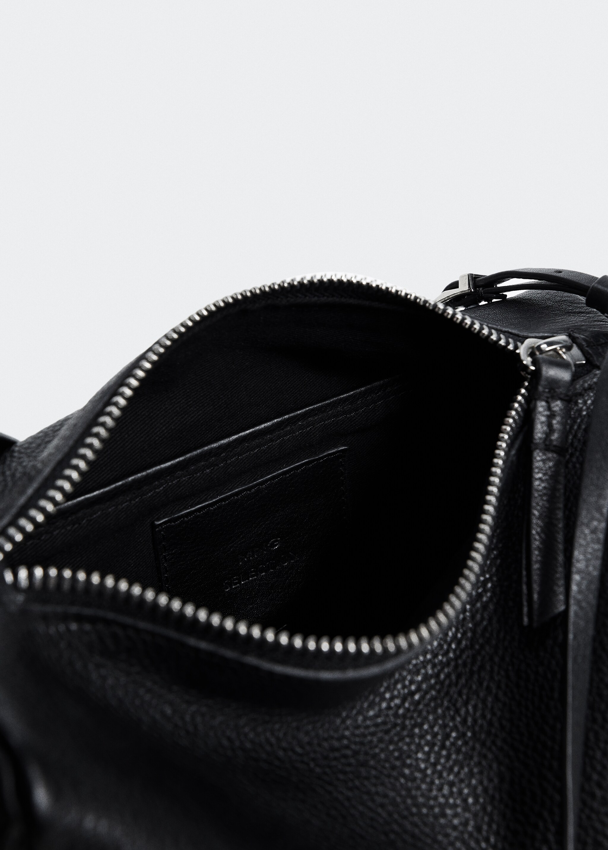 Small leather bag - Details of the article 2