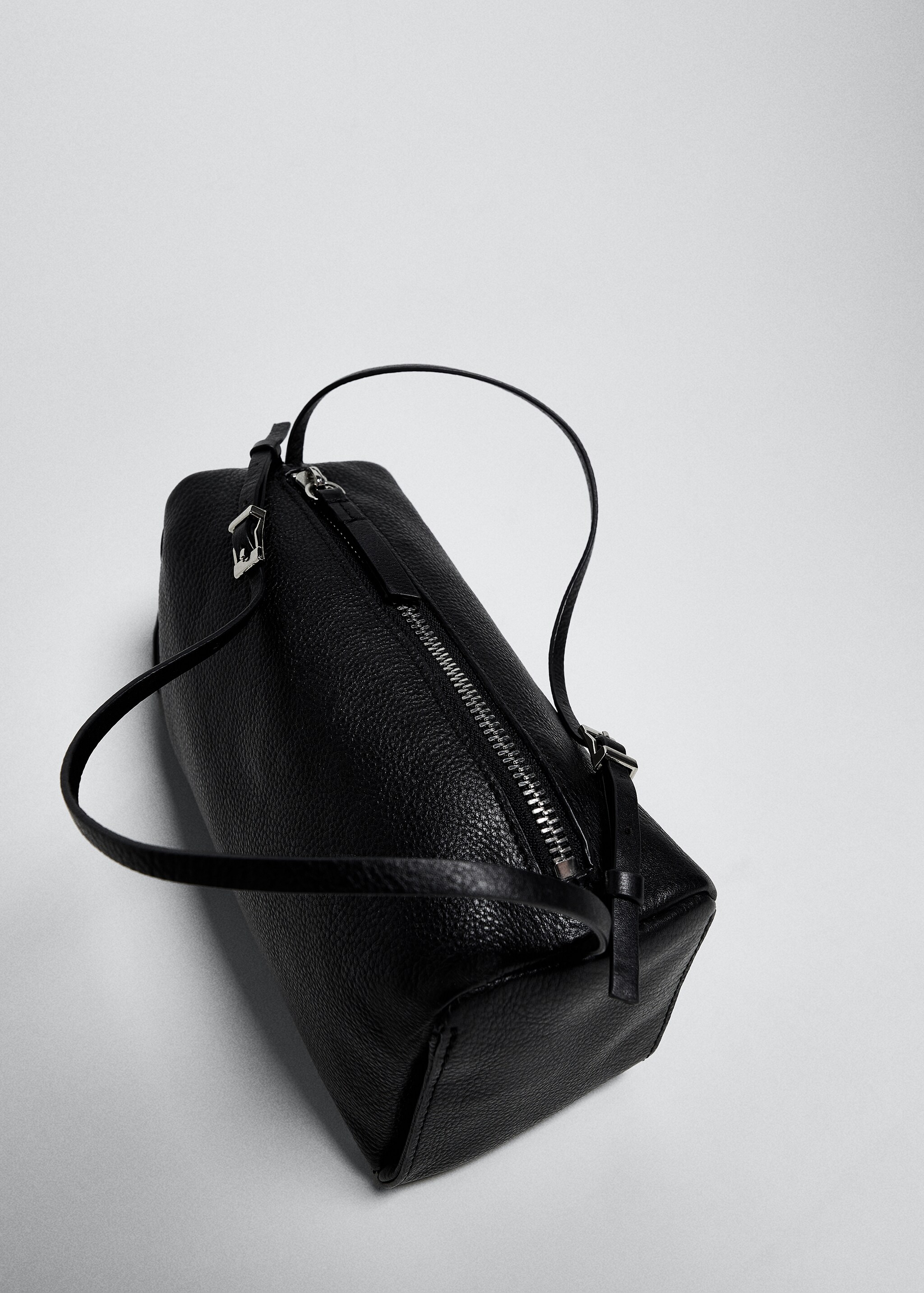 Small leather bag - Details of the article 5