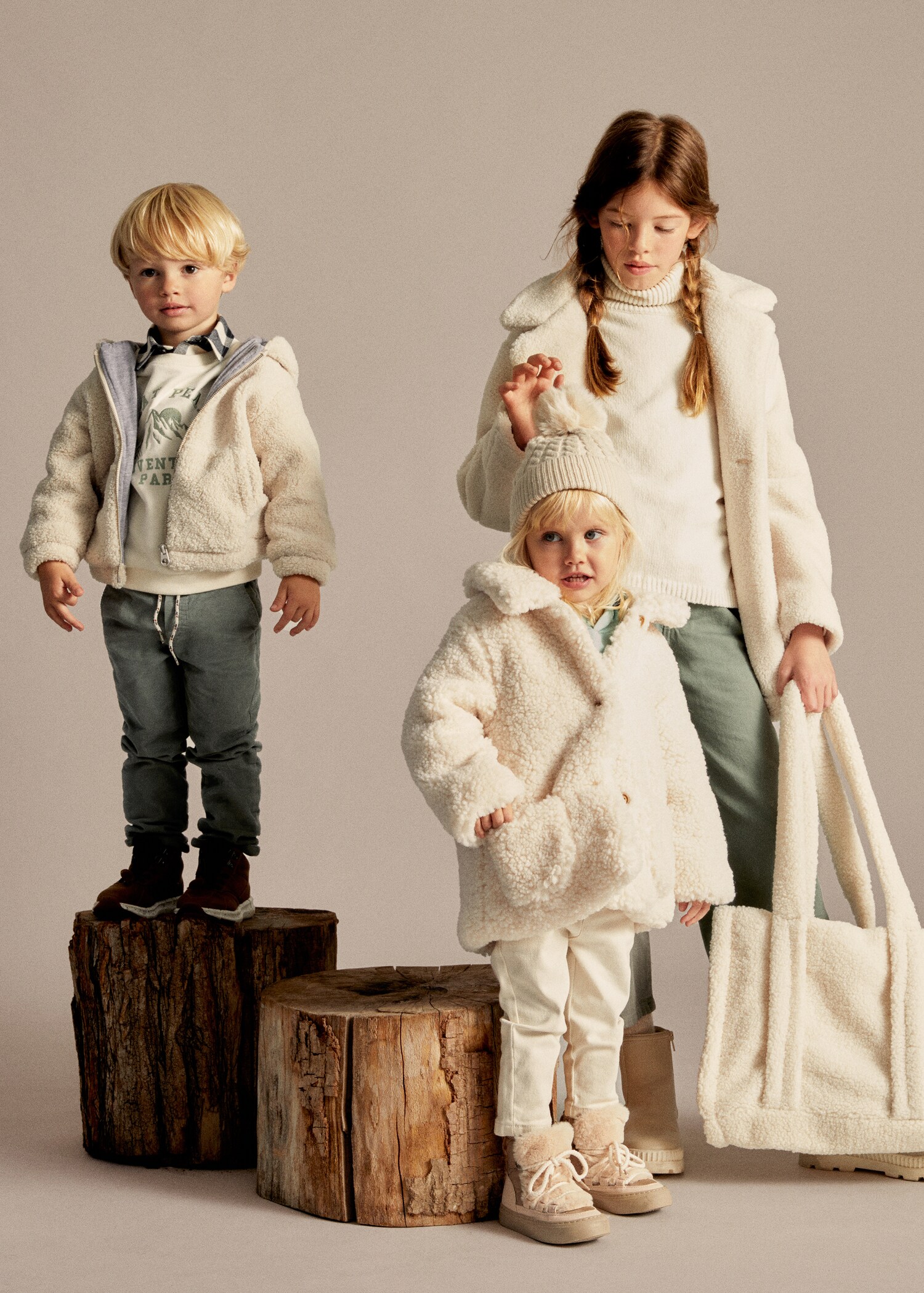 Shearling-effect hooded coat - Details of the article 6