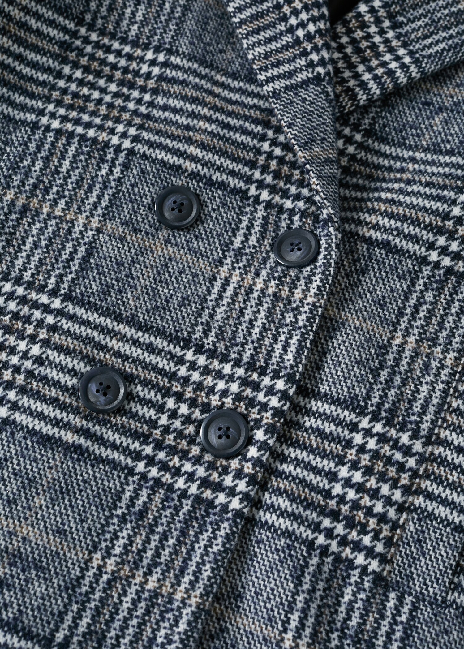 Checked structured coat - Details of the article 8