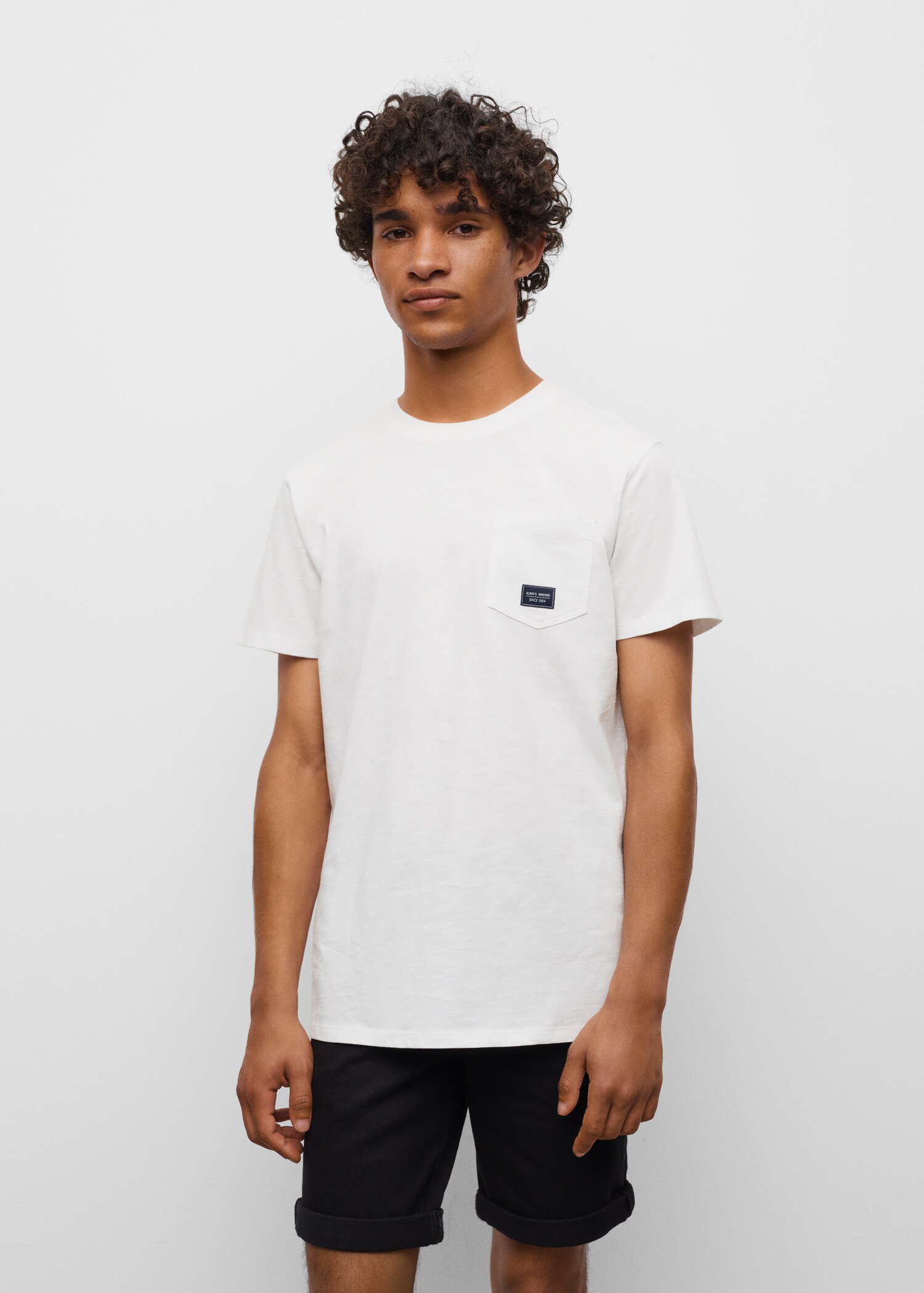 Camiseta algodón bolsillo - Plano medio