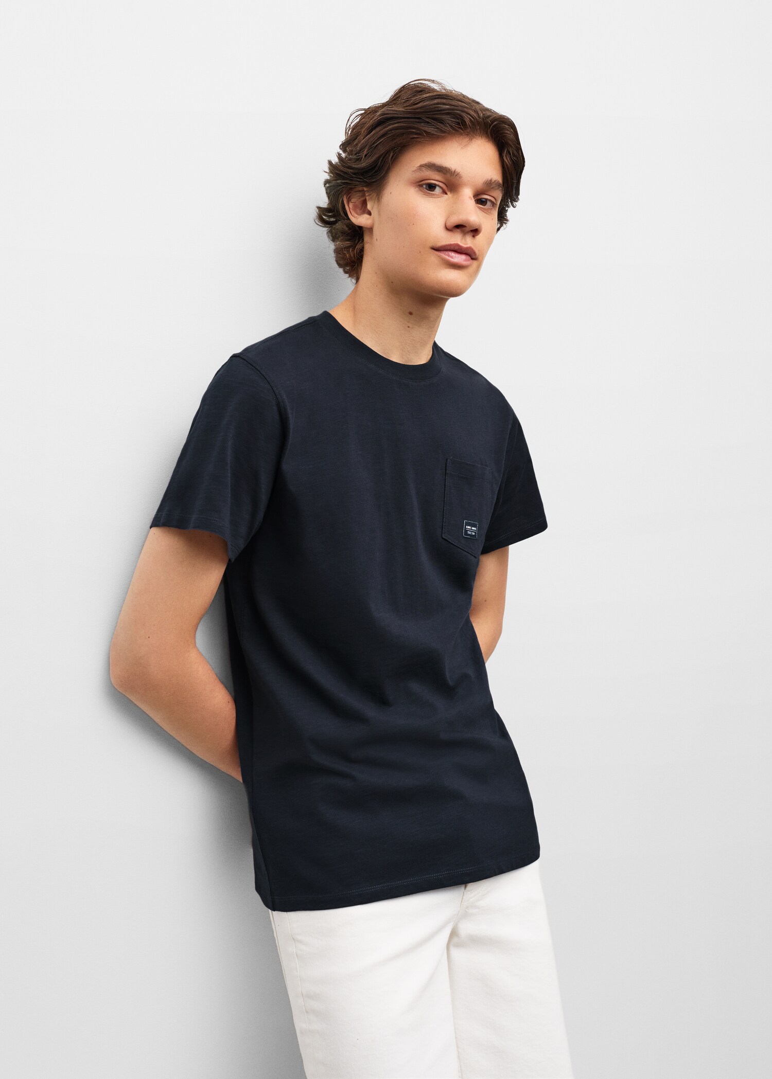 Camiseta algodón bolsillo - Plano medio