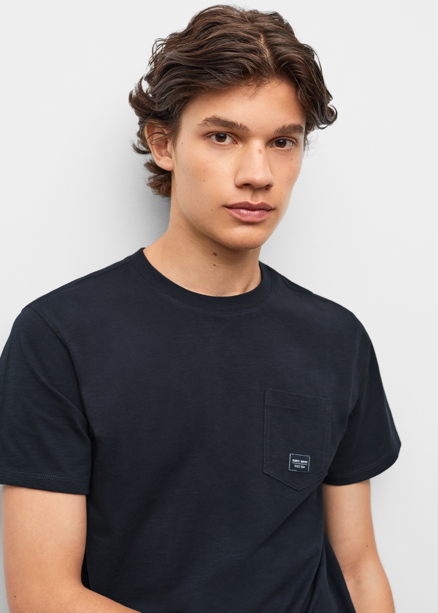 Camiseta algodón bolsillo - Detalle del artículo 1