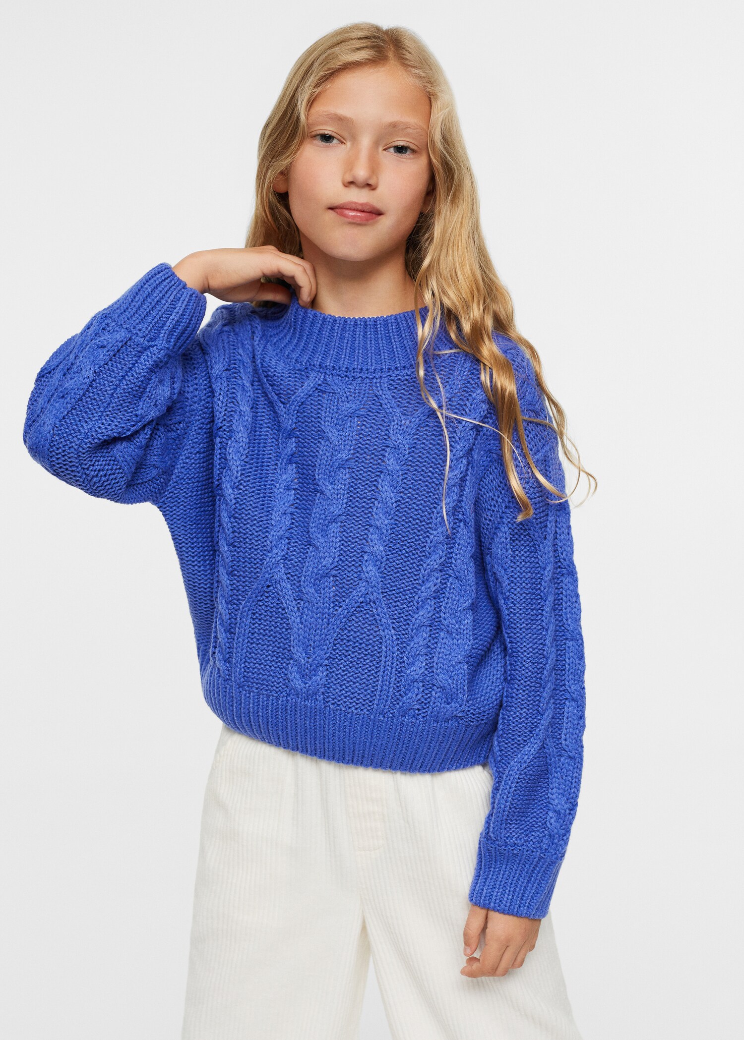 Pull-over maille tressée - Plan moyen