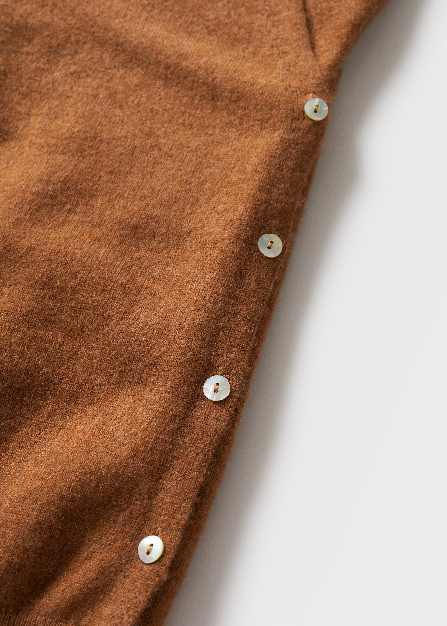 100% cashmere cardigan - Details of the article 8