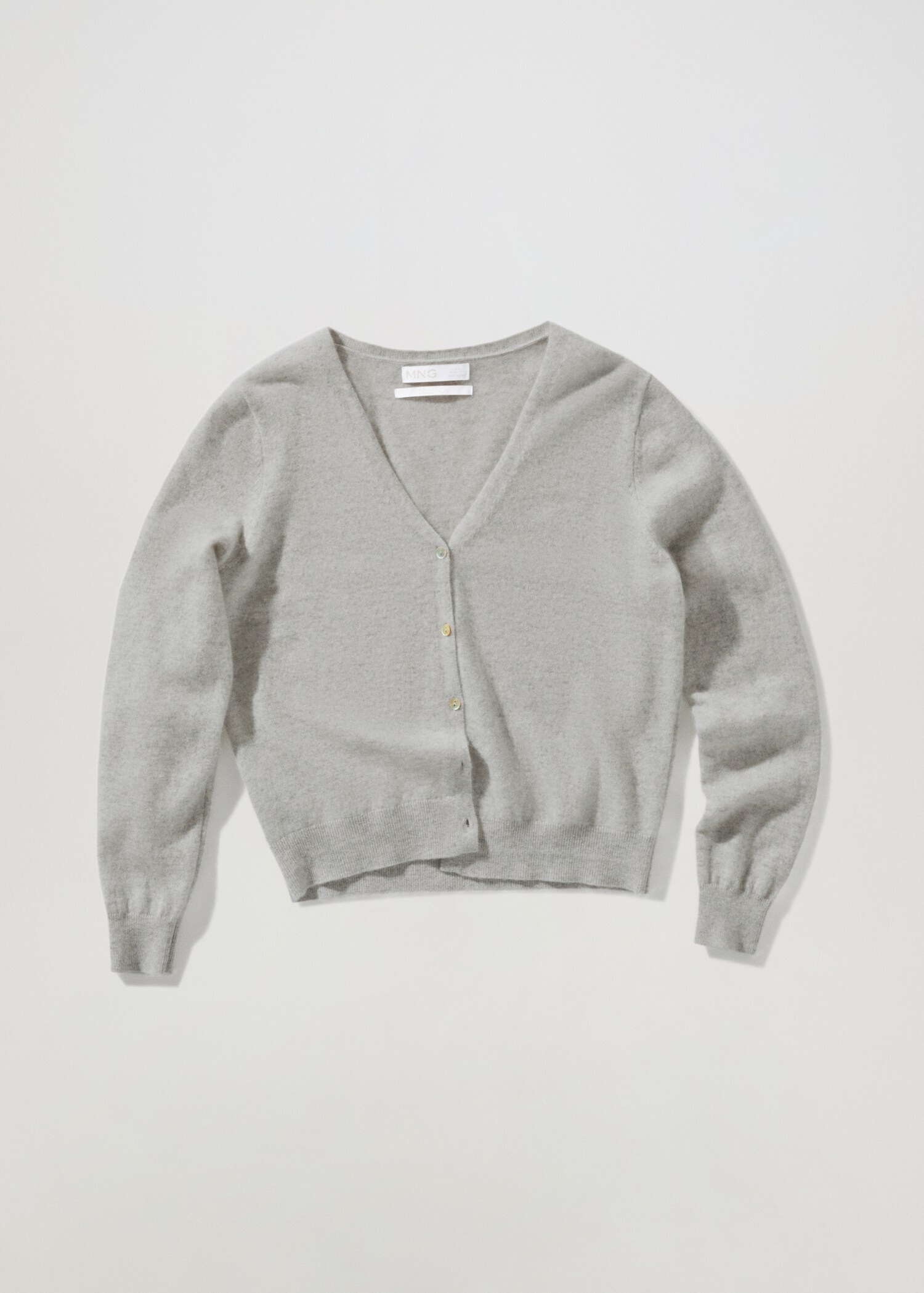 100% cashmere cardigan - Article without model