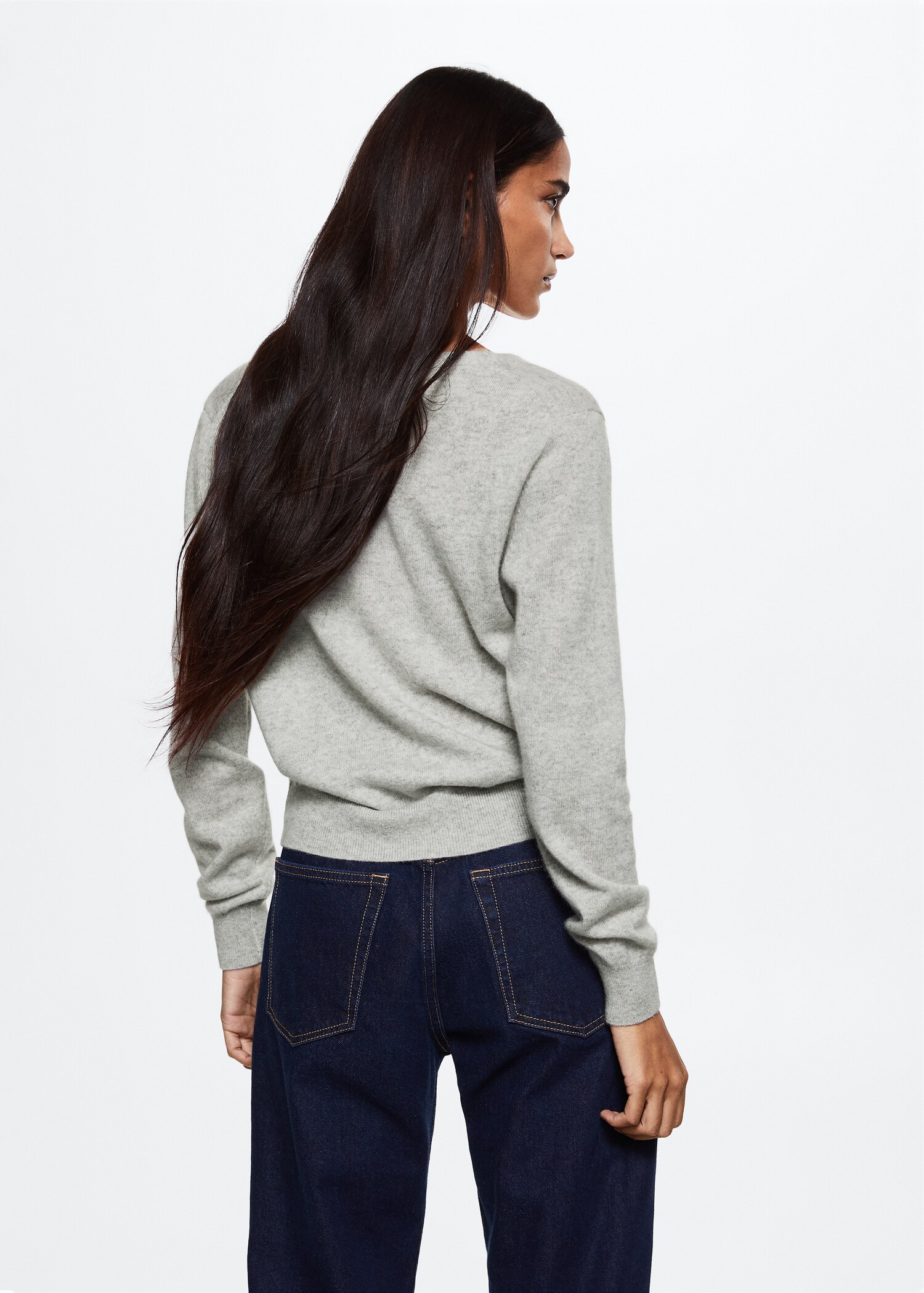 100% cashmere cardigan - Reverse of the article