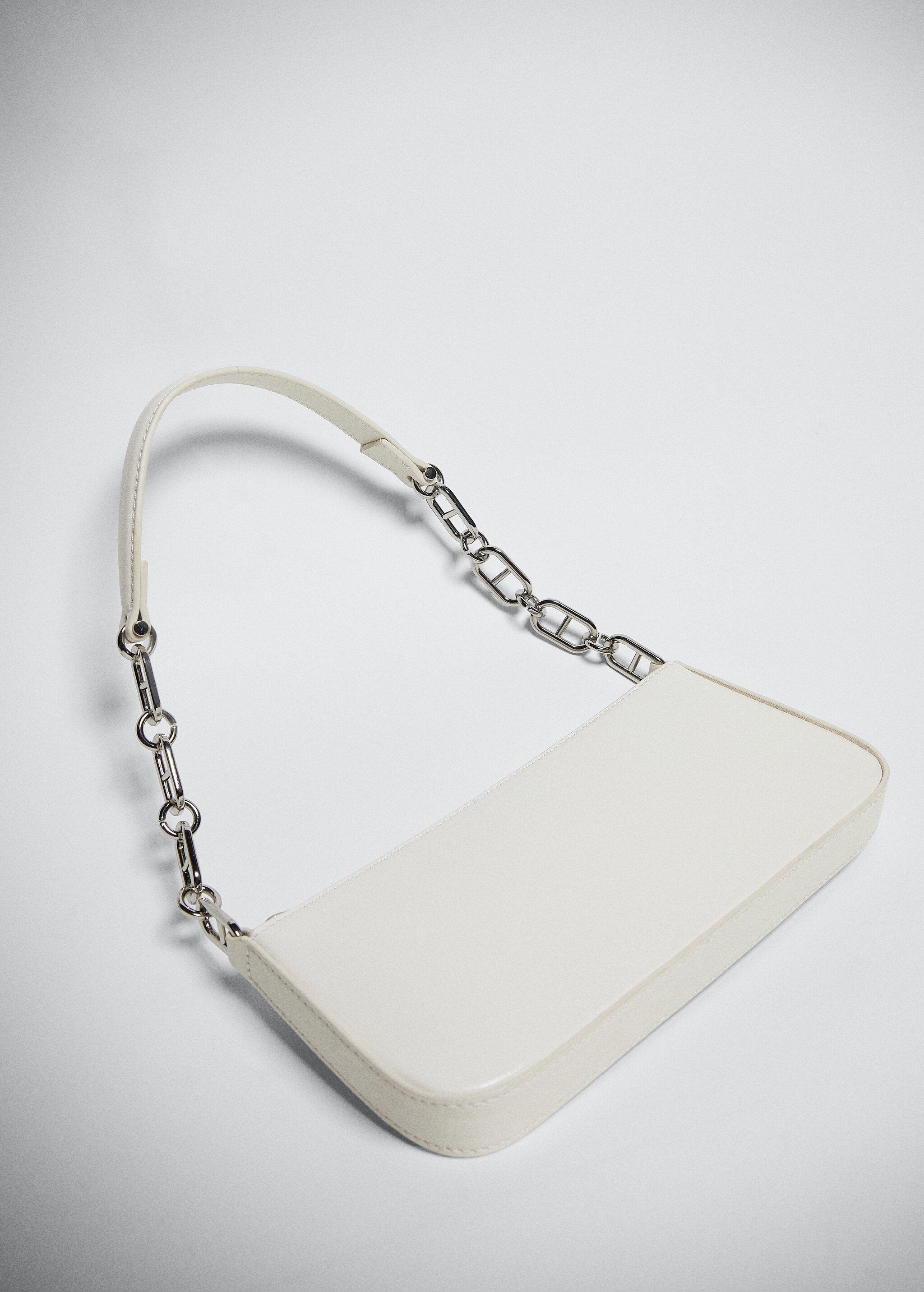 Bag with short chain handle - Details of the article 6