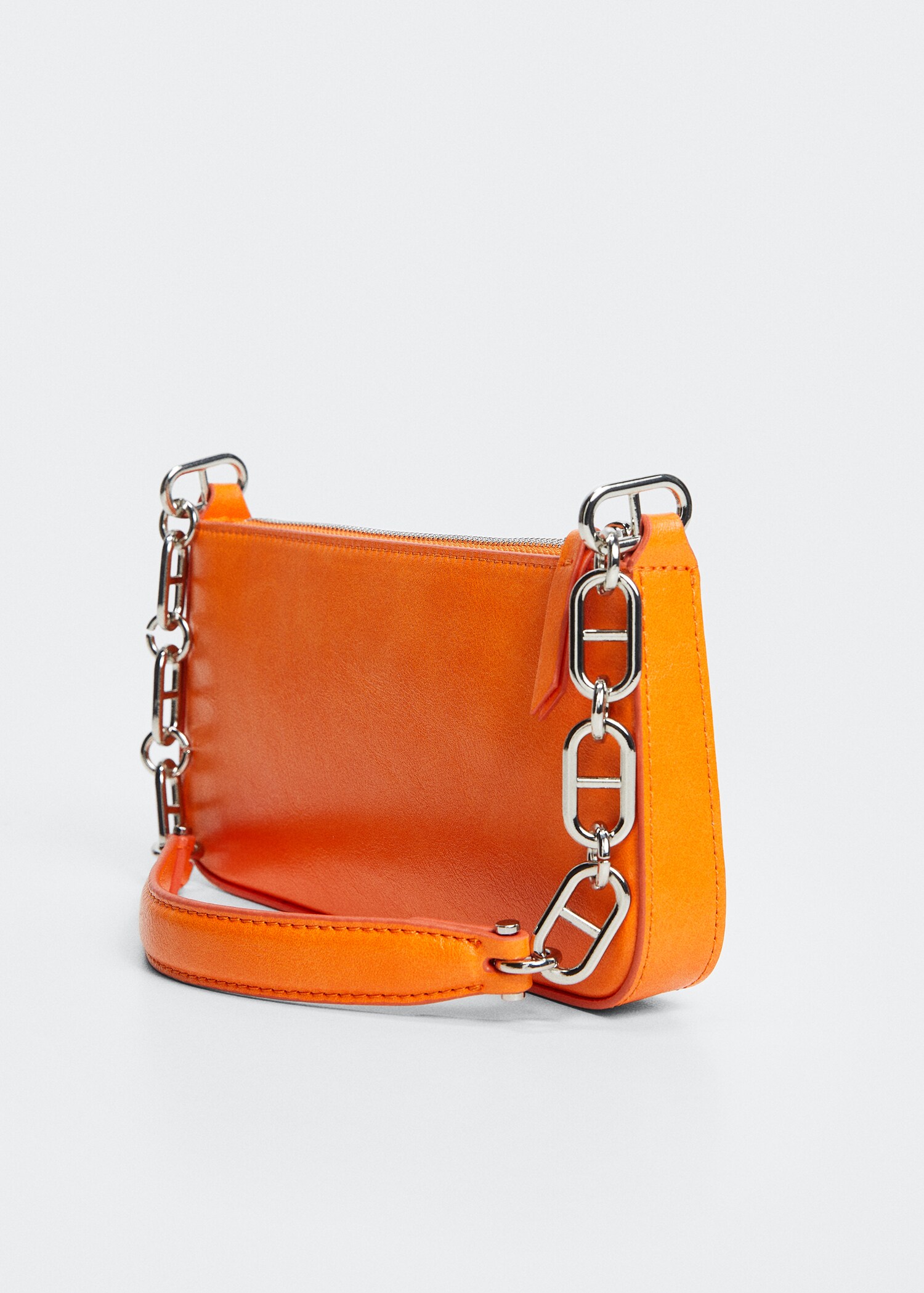Bag with short chain handle - Details of the article 2