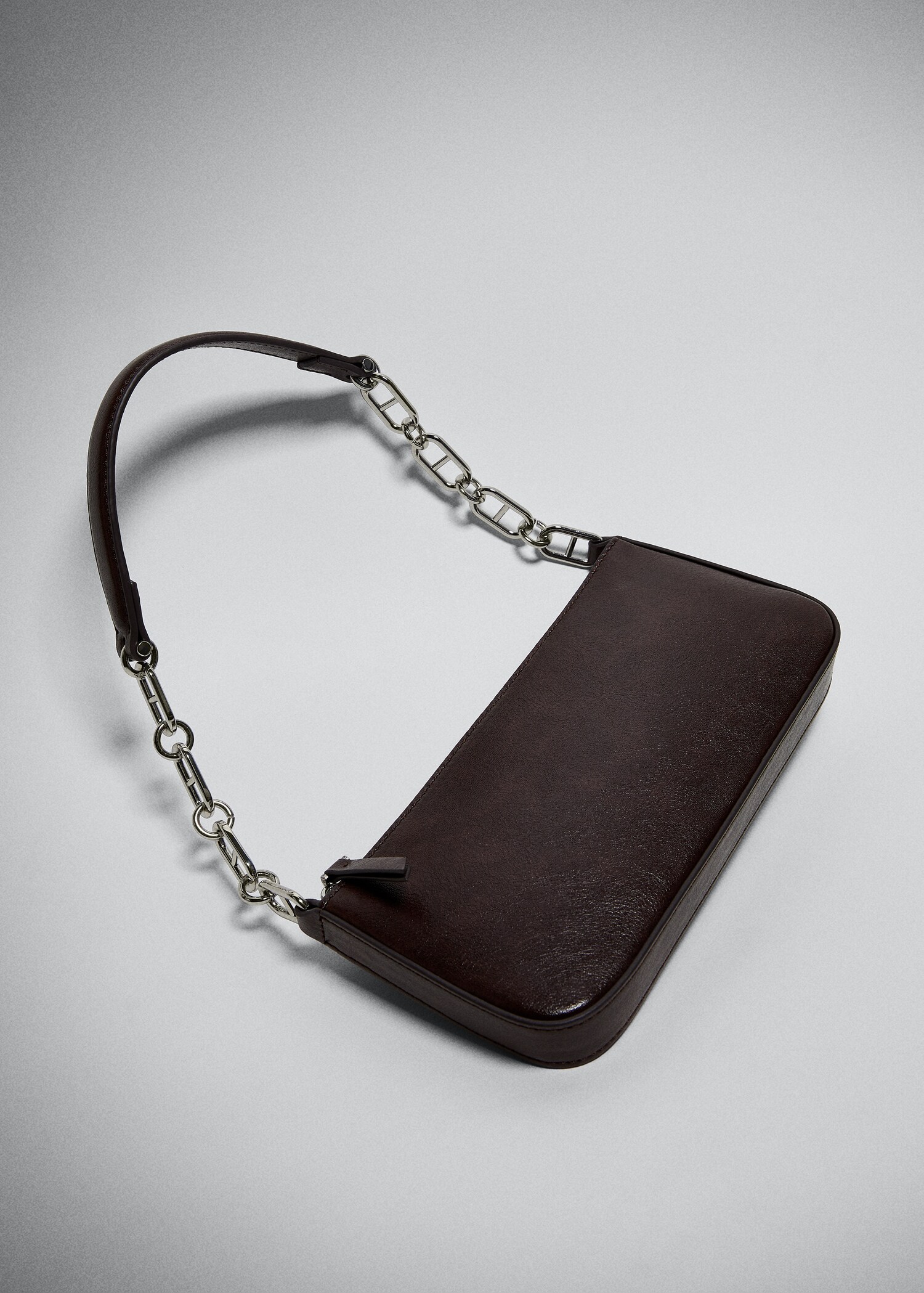 Bag with short chain handle - Details of the article 4