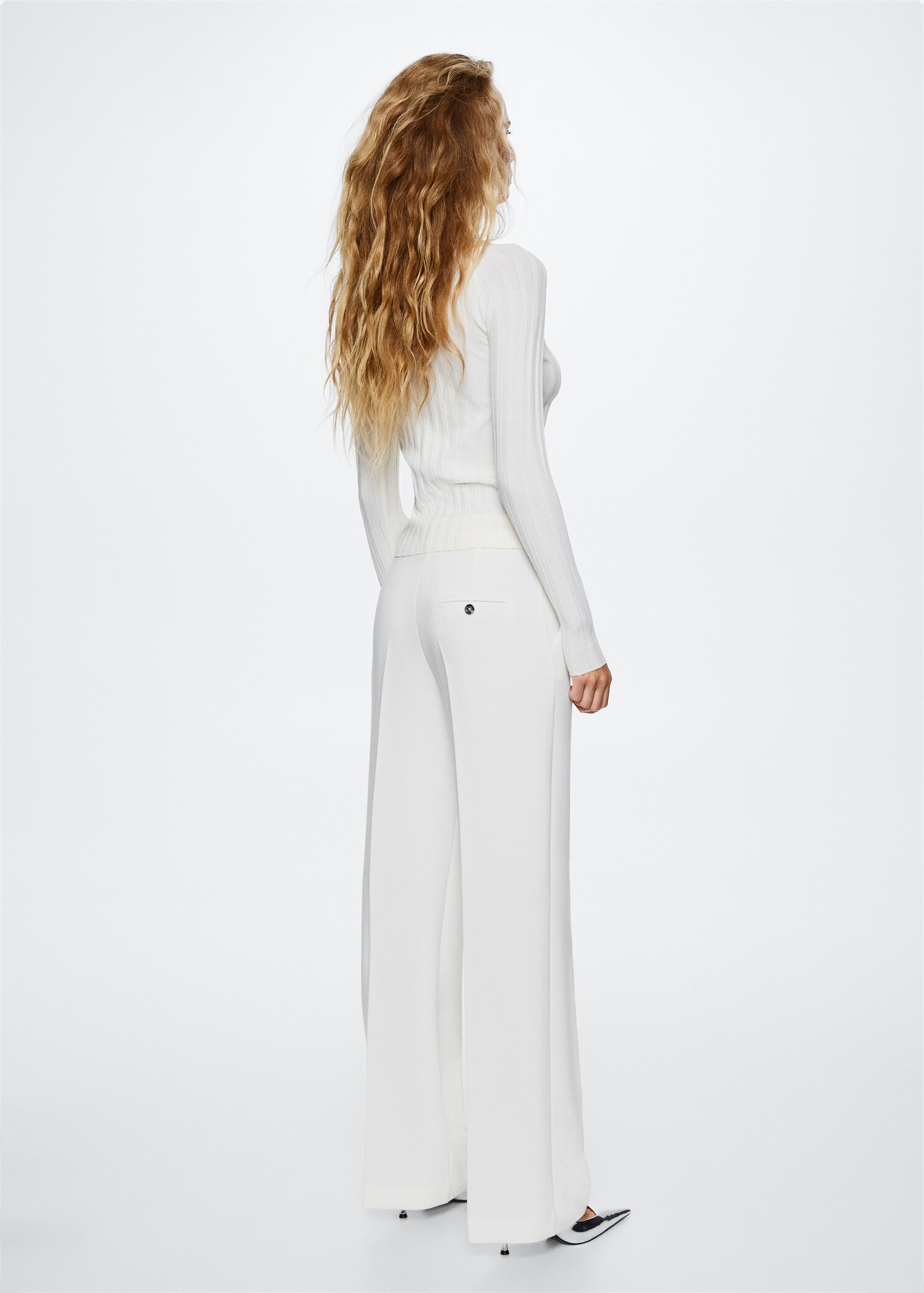 High collar ribbed knit  sweater - Reverse of the article
