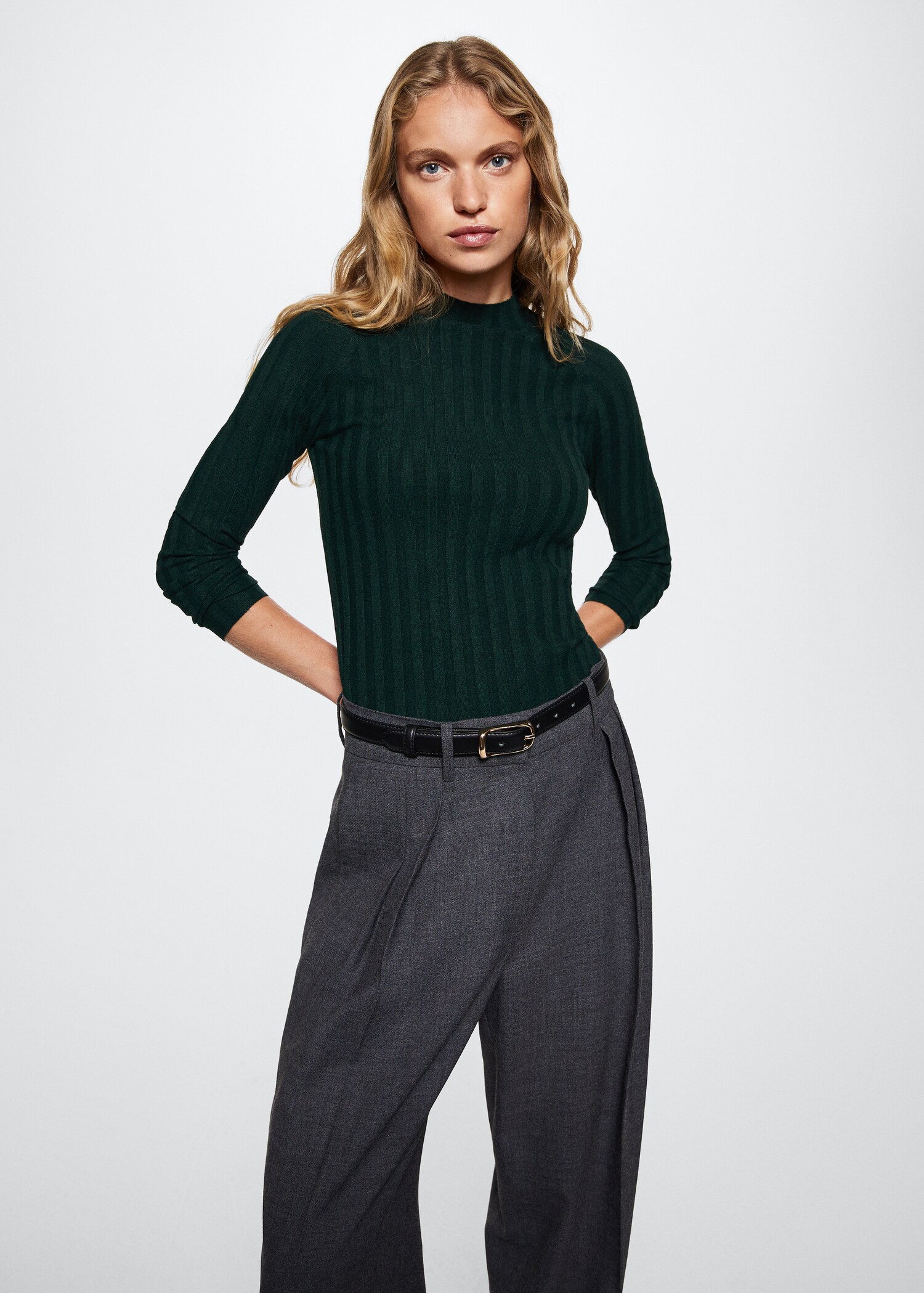 High collar ribbed knit  sweater - Medium plane