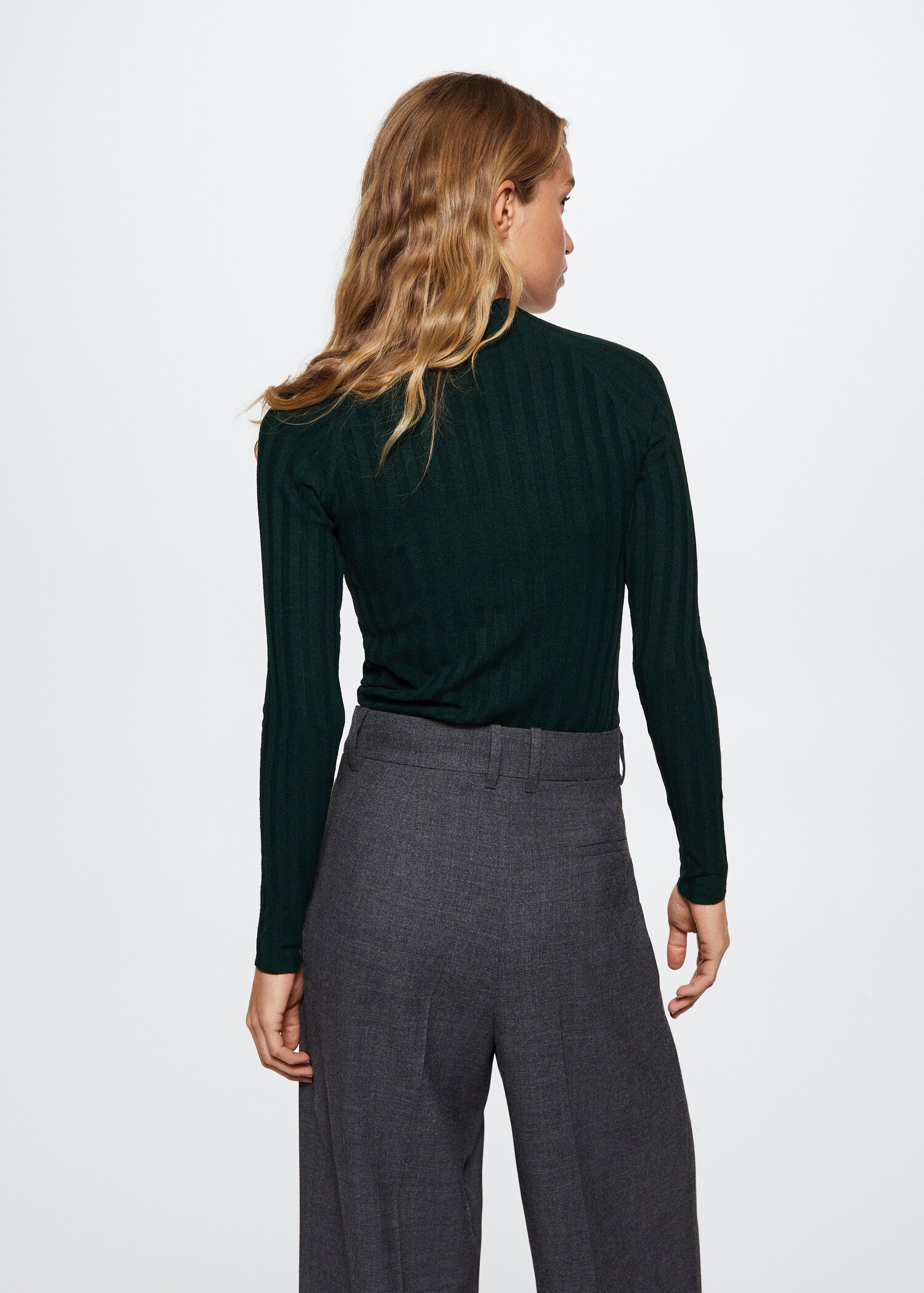 High collar ribbed knit  sweater - Reverse of the article