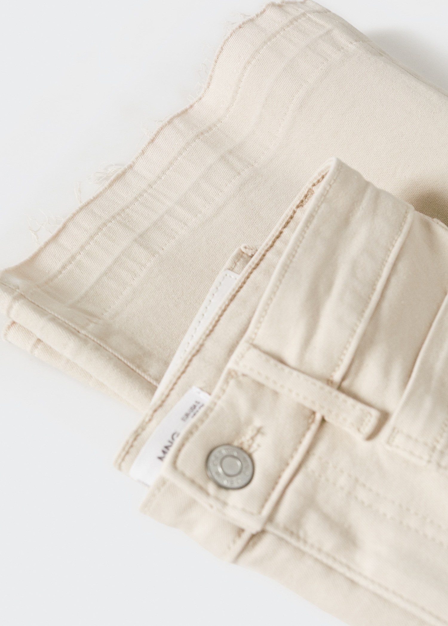 Flared jeans met gerafelde zomen - Detail van het artikel 8