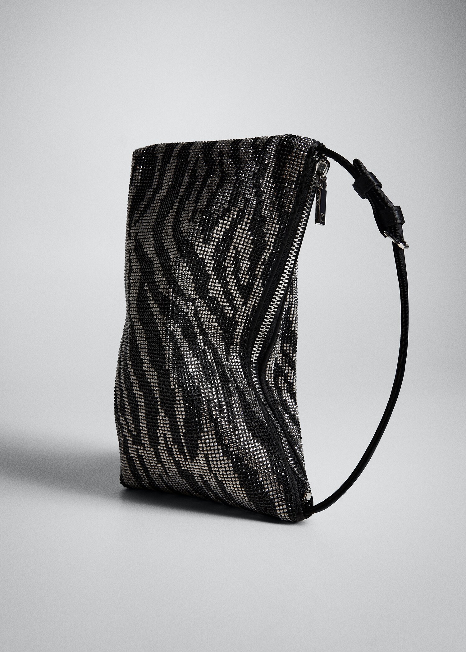 Rhinestone purse - Details of the article 3