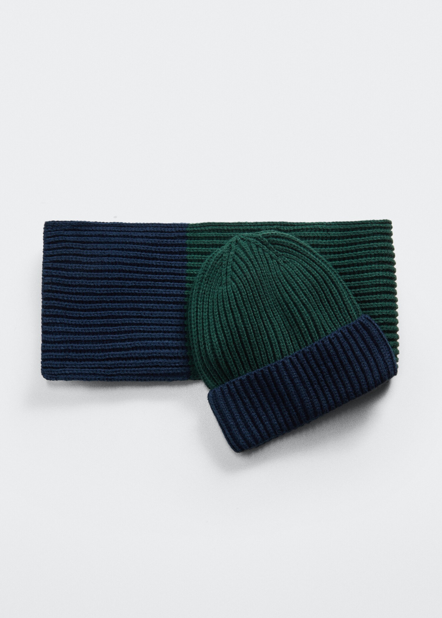Bicolour knit scarf - Details of the article 3