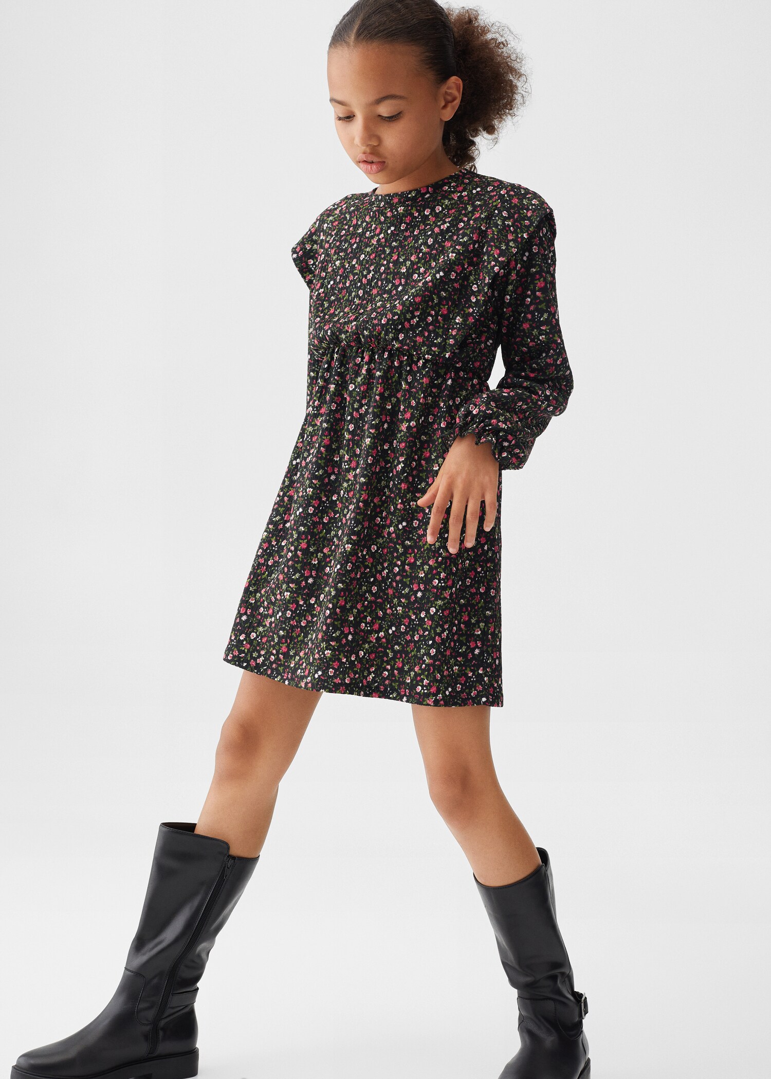 Rochie cu imprimeu floral - Plan mediu
