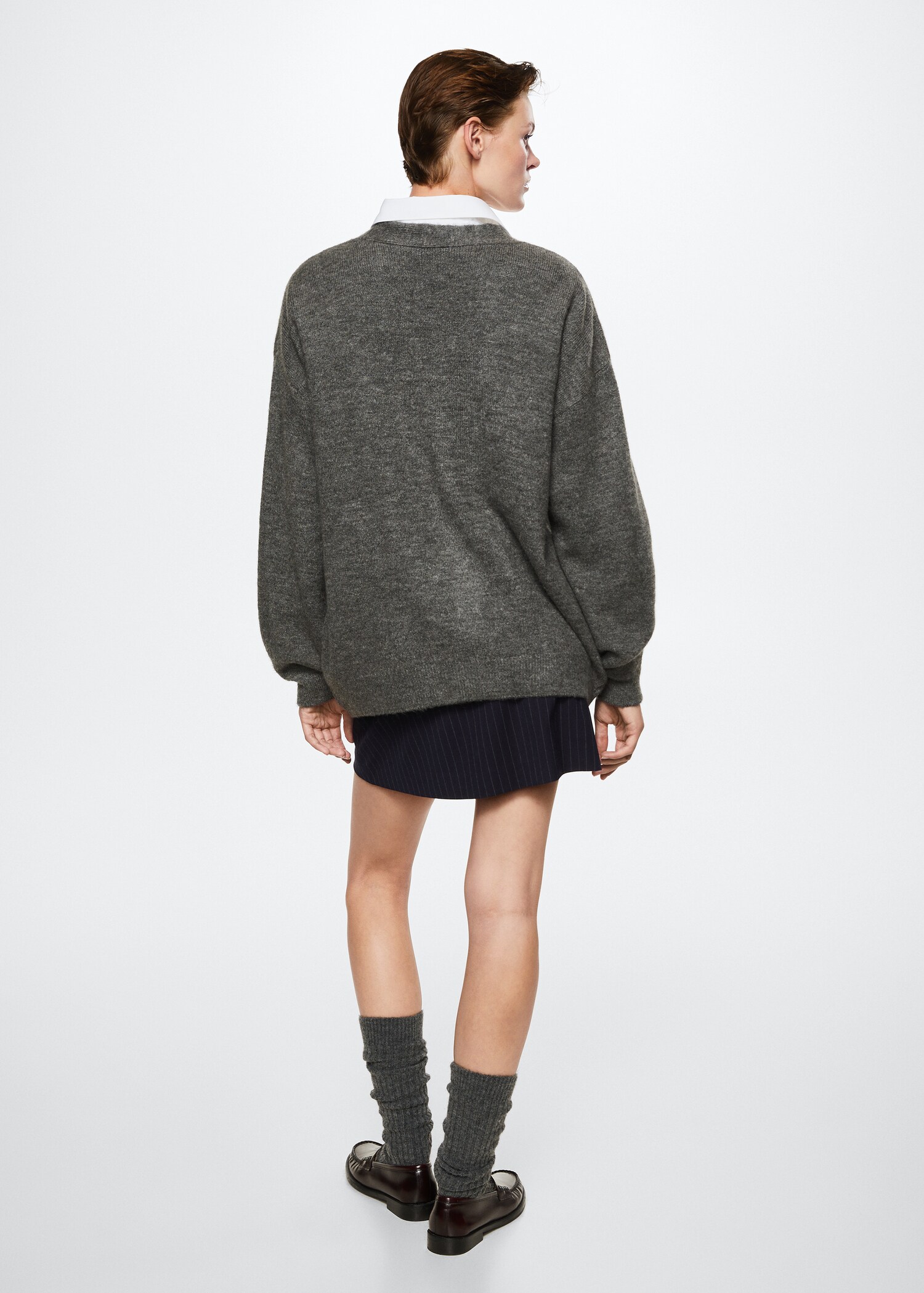 Cardigan oversize med knapper - Baksiden av artikkelen