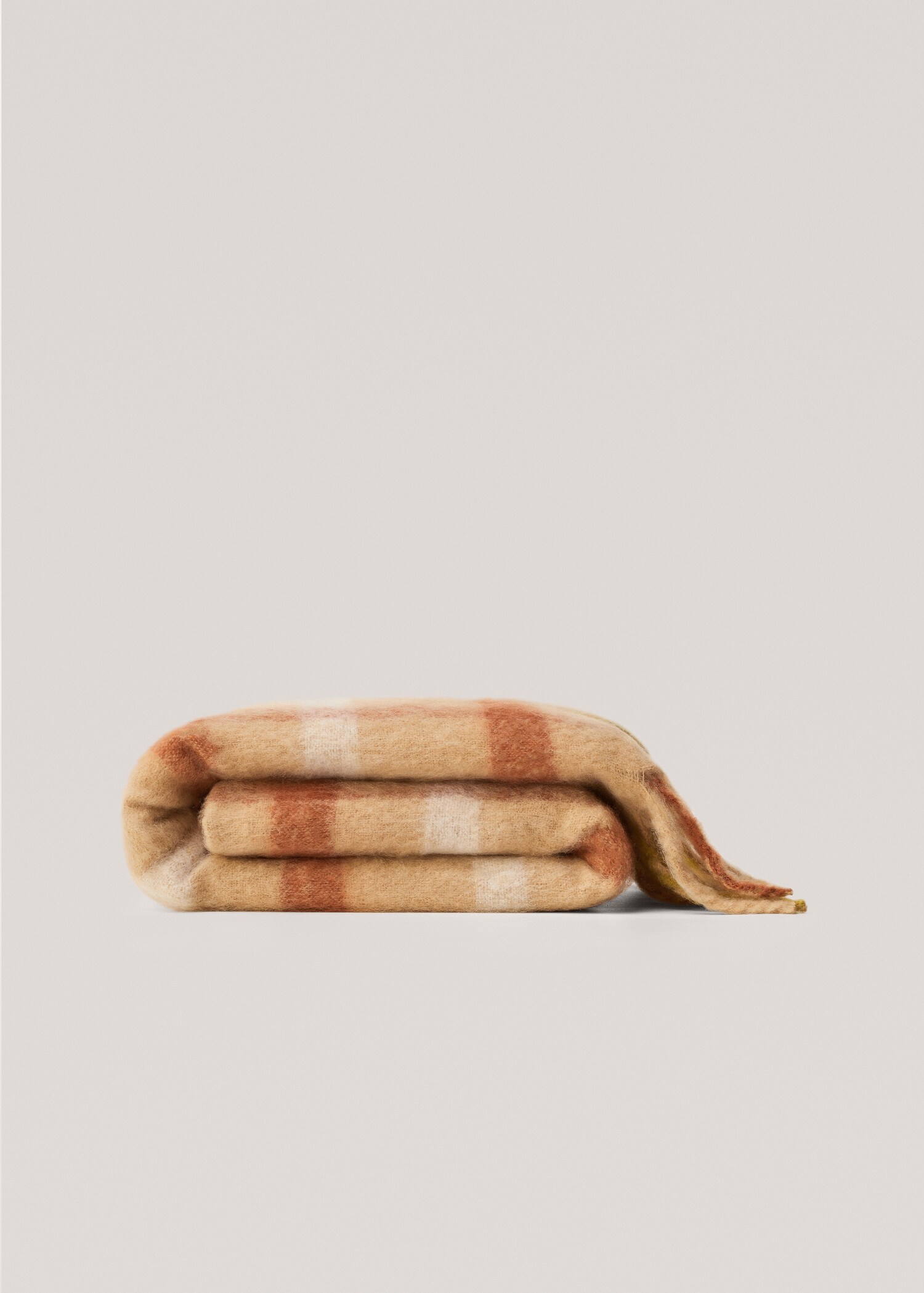 Pătură în carouri cu franjuri 130x180 cm - Articol fără model