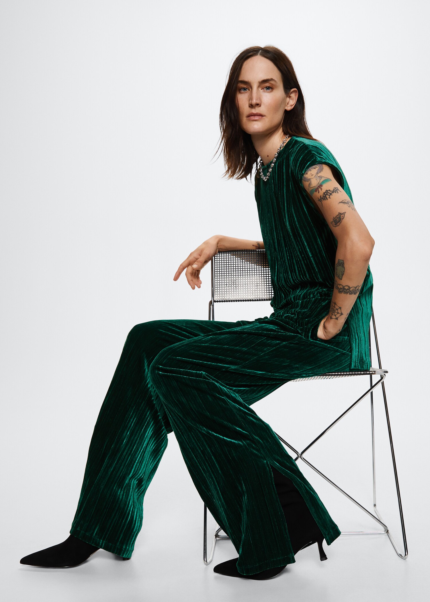 Straight velvet trousers - Details of the article 1