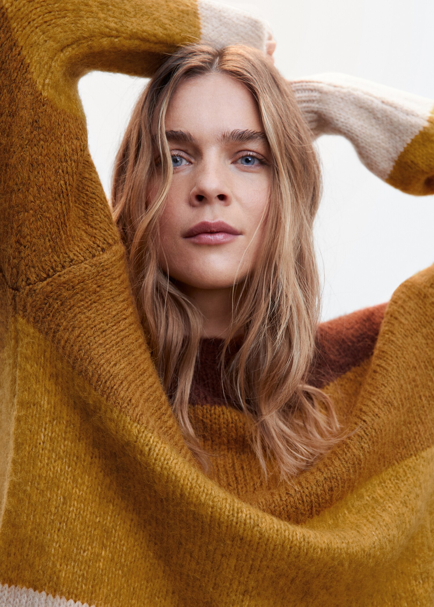 Striped knit sweater - Reverse of the article